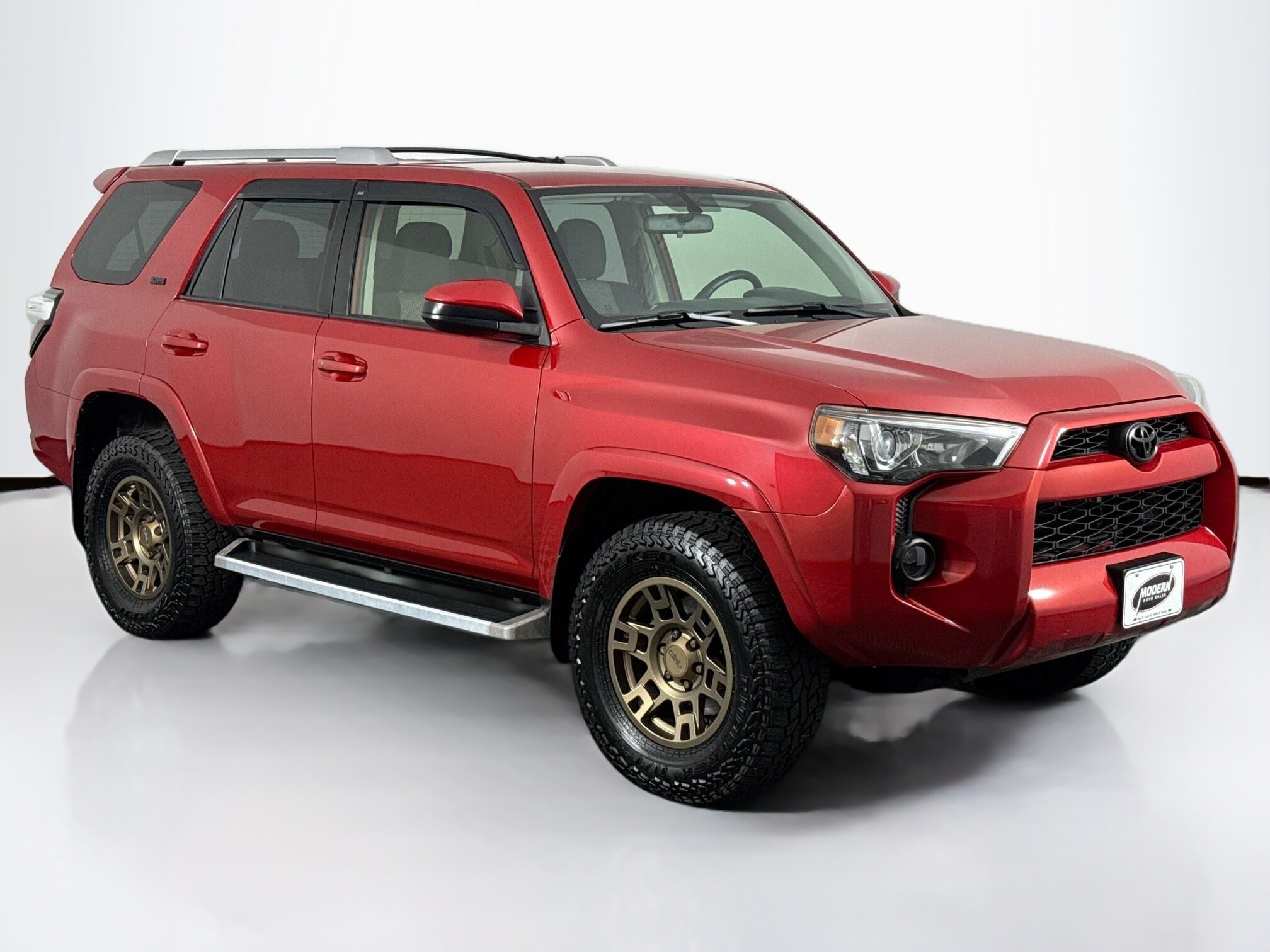 2016 Toyota 4Runner SR5 photo 2