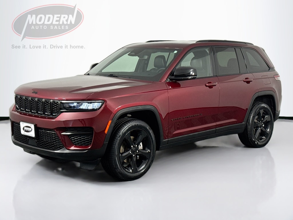 Used 2023 Jeep Grand Cherokee Altitude SUV