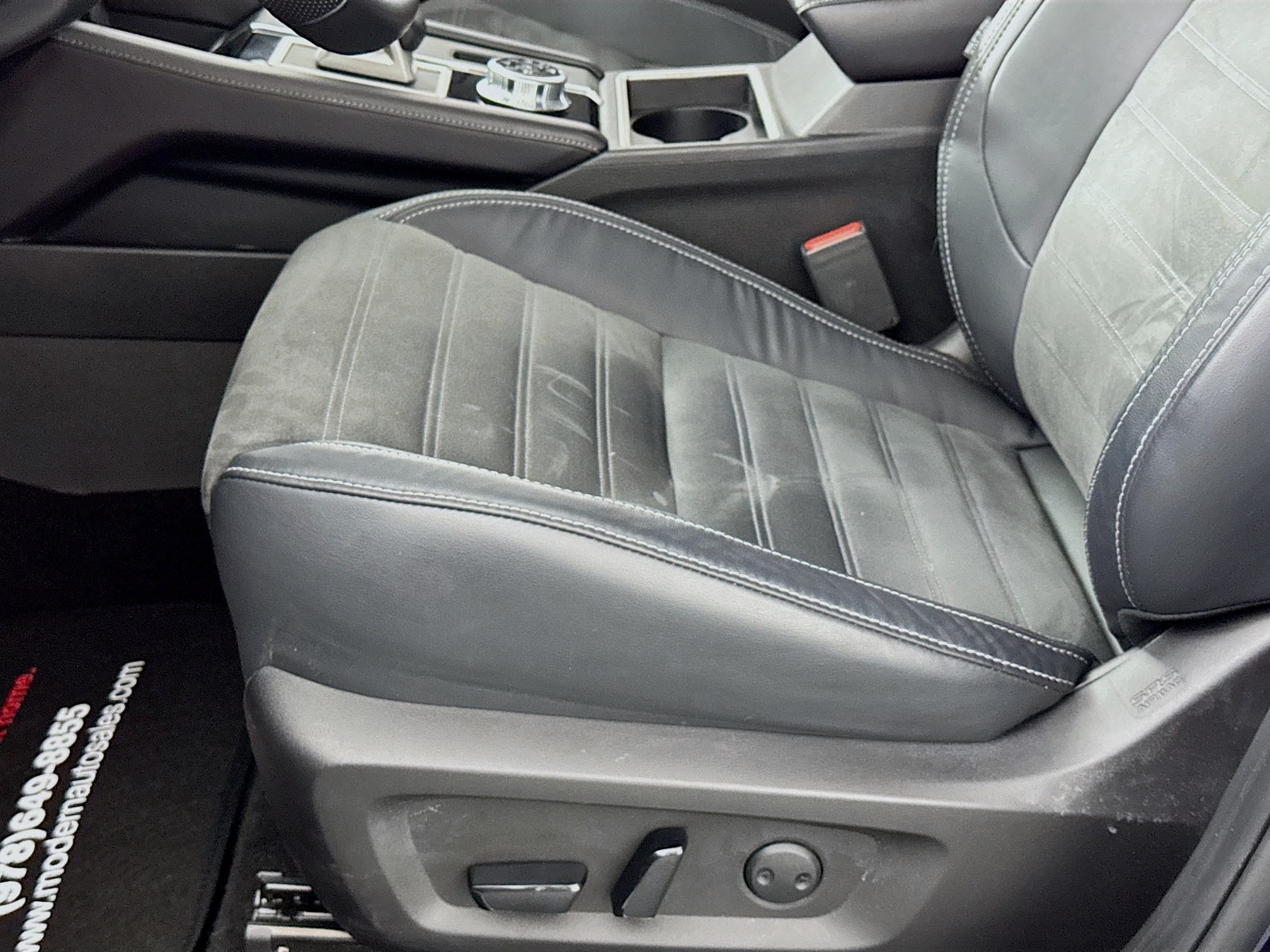 2023 Mitsubishi Outlander Plug-In Hybrid SE - Photo 24