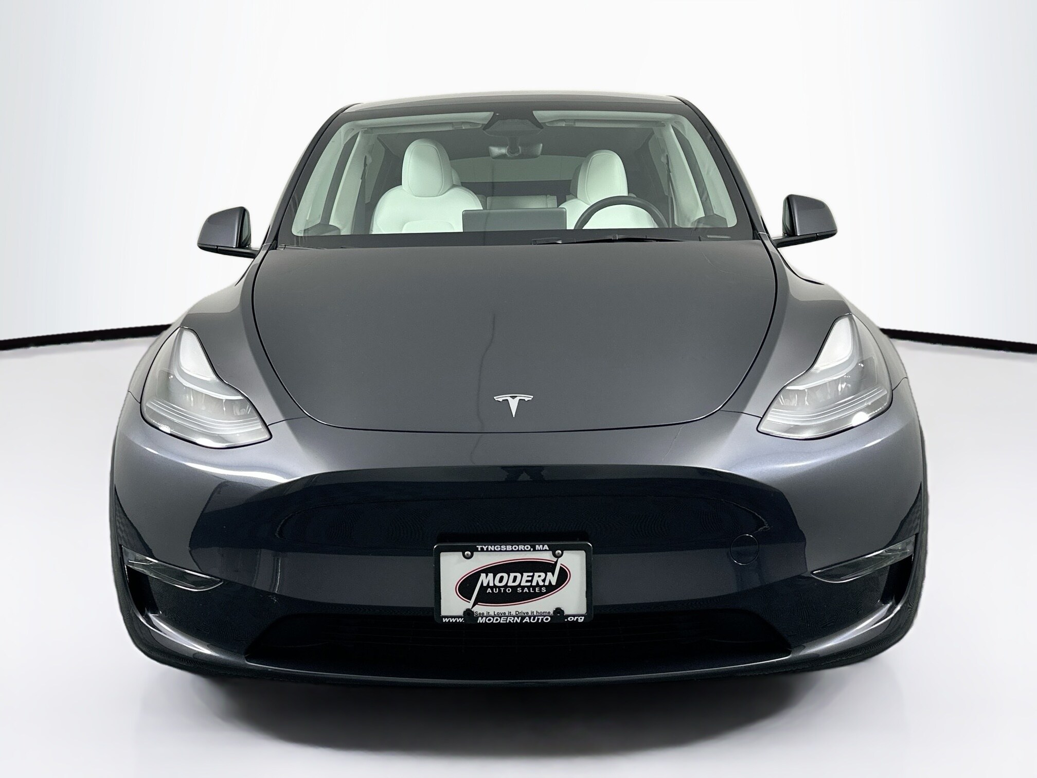 2025 Tesla Model Y Long Range photo 4