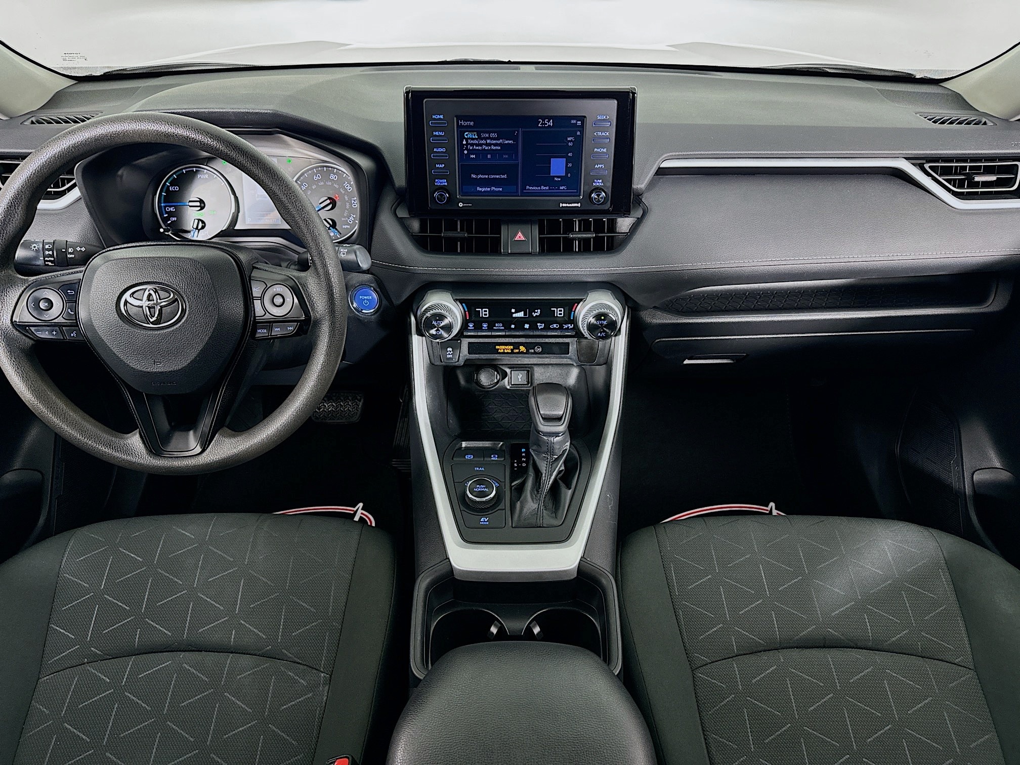 2021 Toyota RAV4 XLE - Photo 25