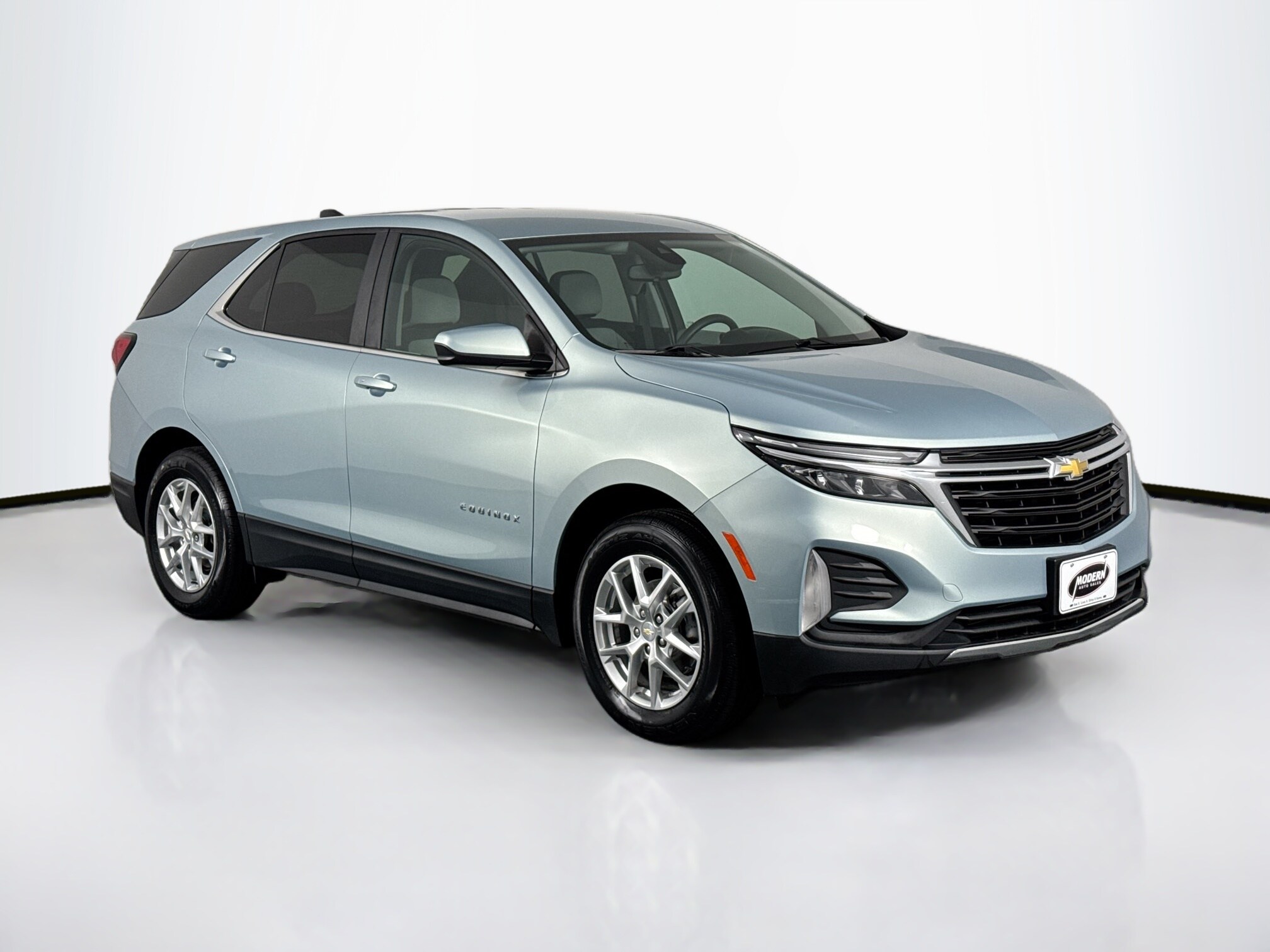 2022 Chevrolet Equinox LT photo 2