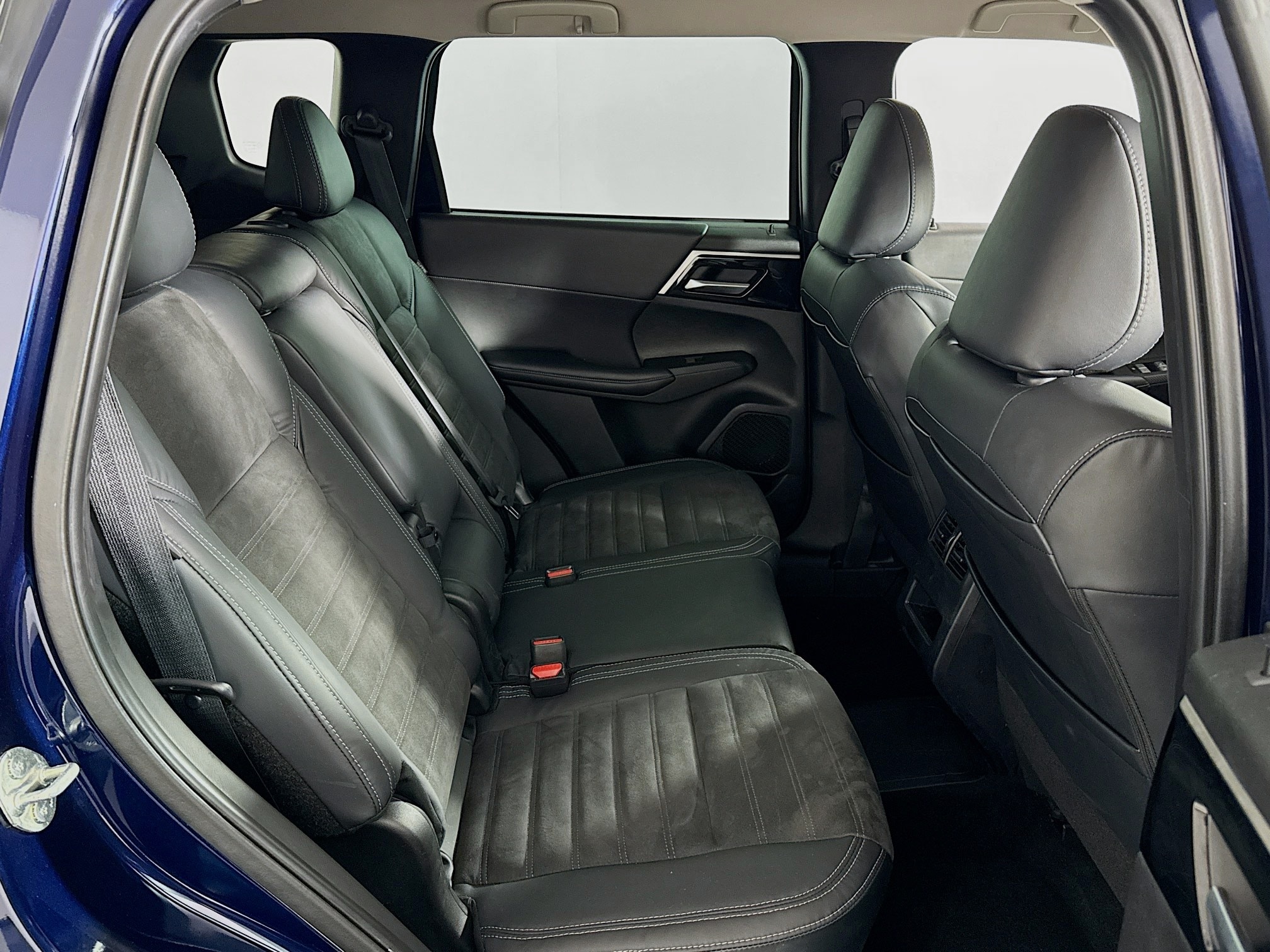 2023 Mitsubishi Outlander Plug-In Hybrid SE - Photo 43
