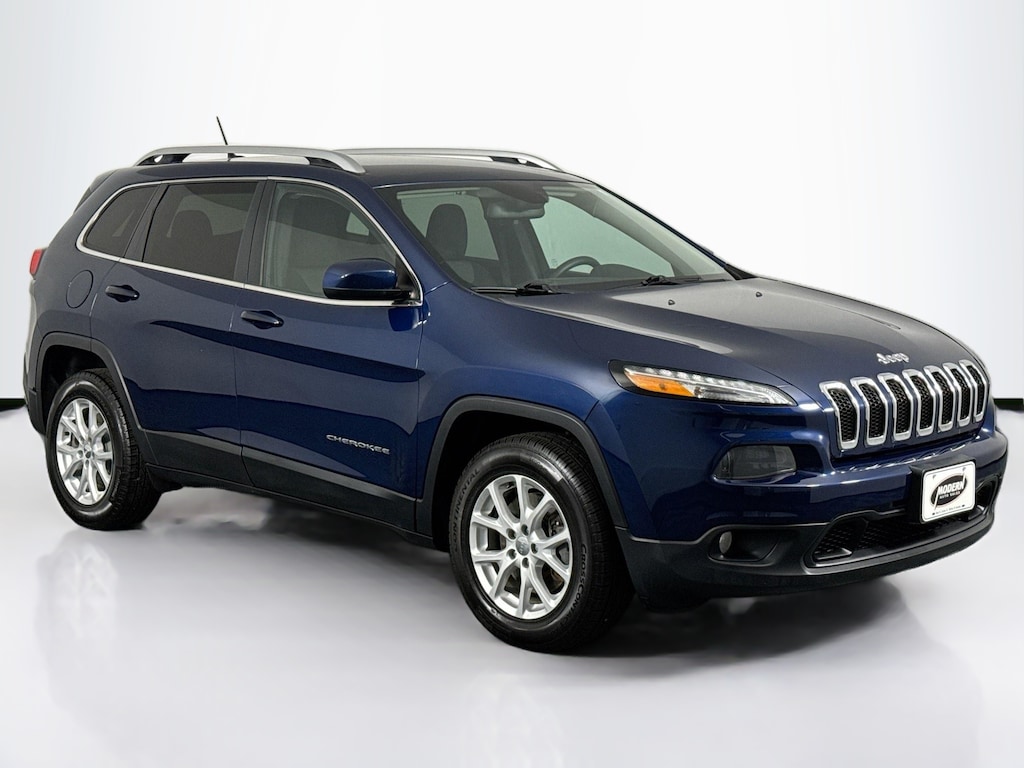Used 2018 Jeep Cherokee Latitude SUV