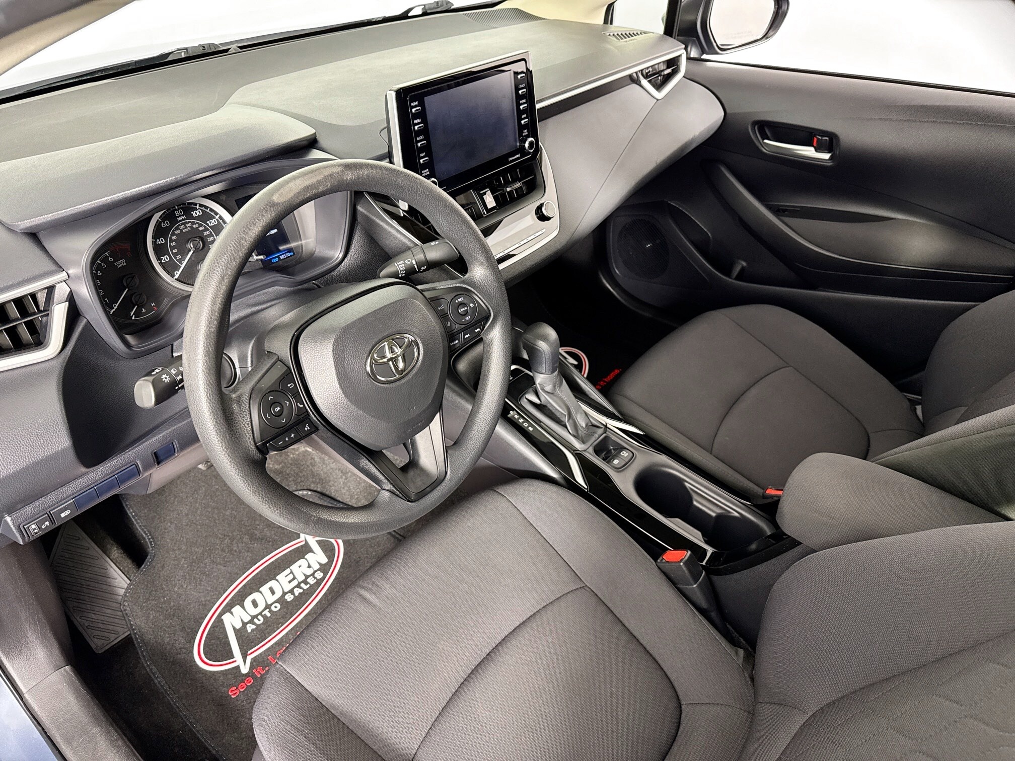 2021 Toyota Corolla LE photo 4