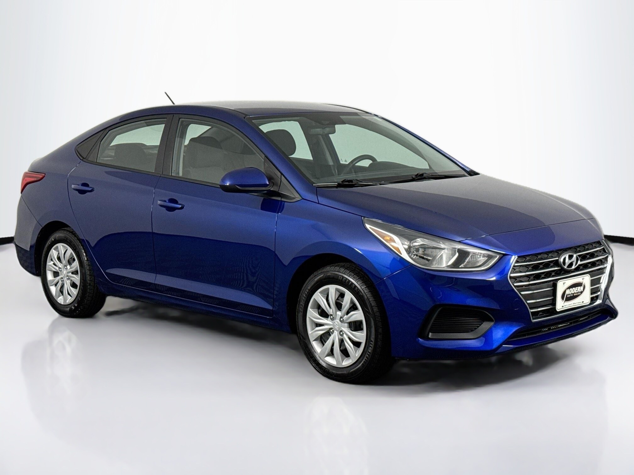 2019 Hyundai Accent SE photo 2