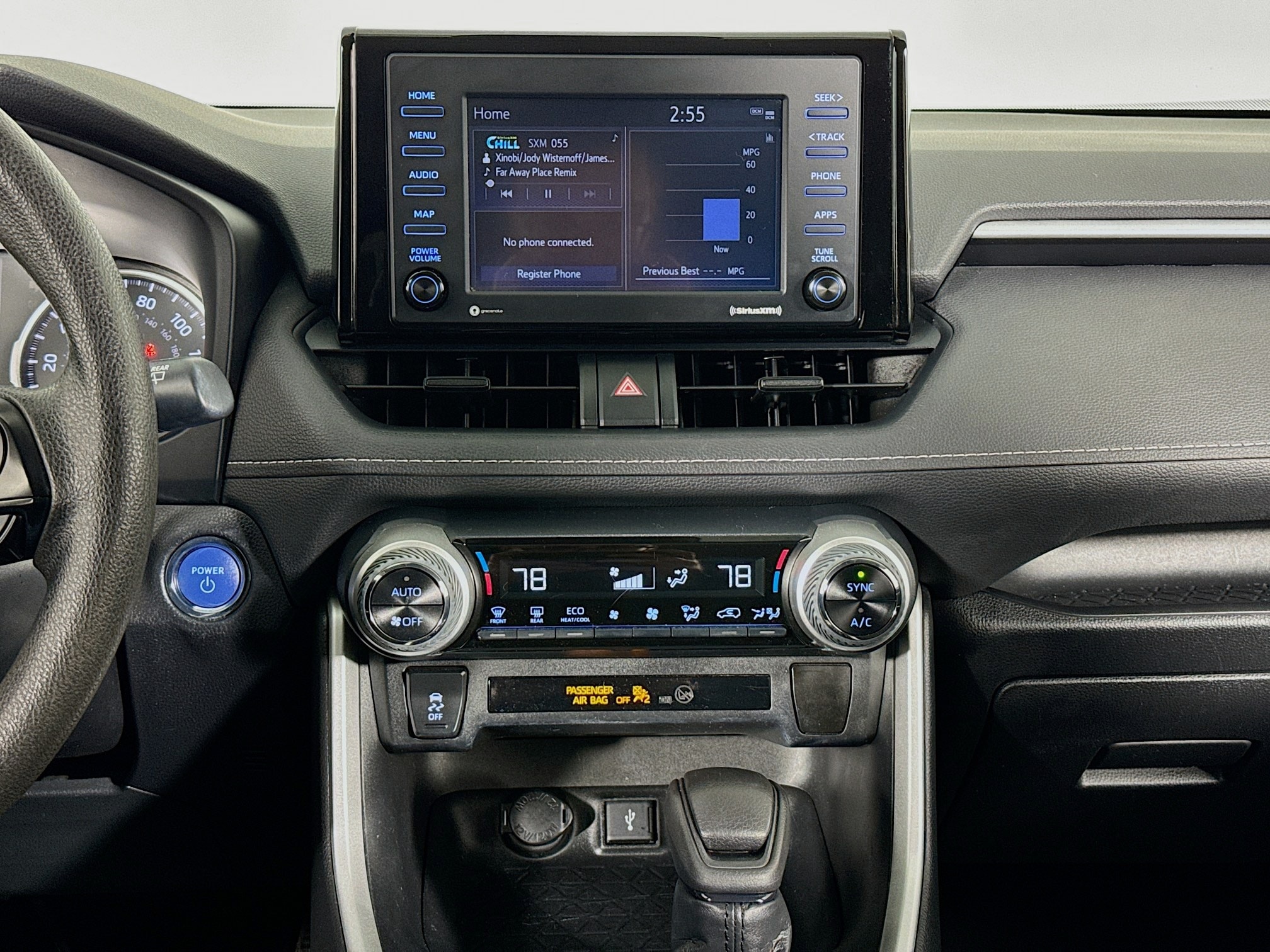 2021 Toyota RAV4 XLE - Photo 26