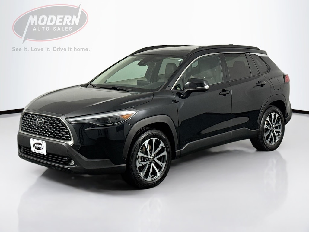 Used 2022 Toyota Corolla Cross XLE SUV