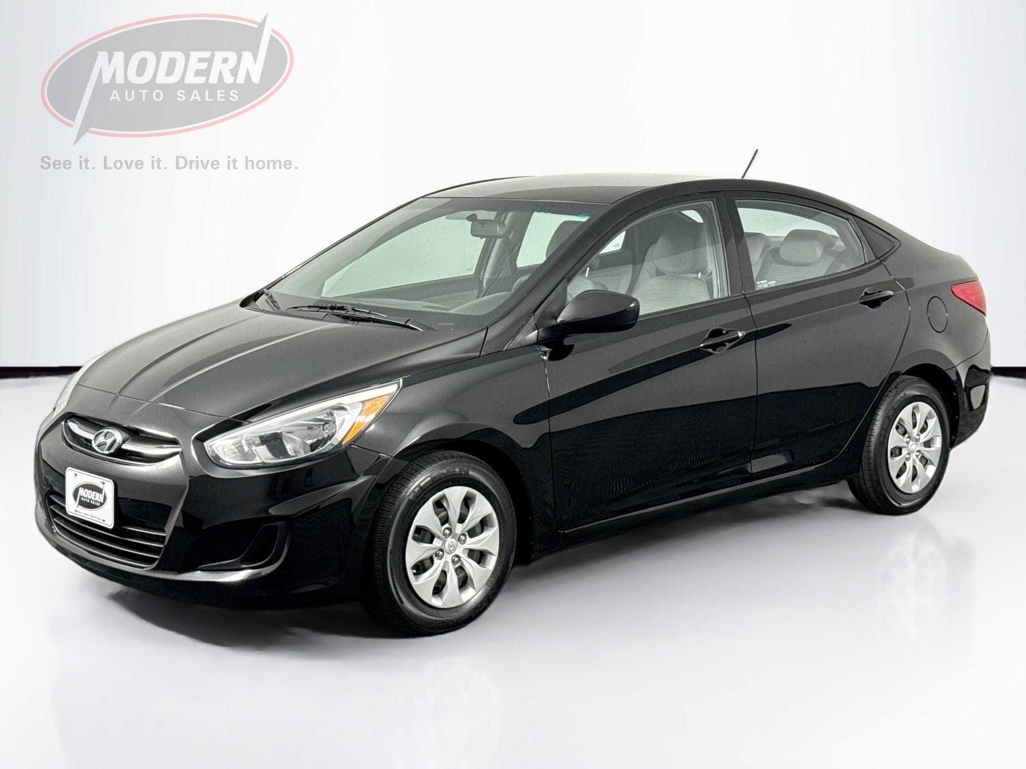 2015 Hyundai Accent GLS 4-Door 6-Speed Automatic's photo