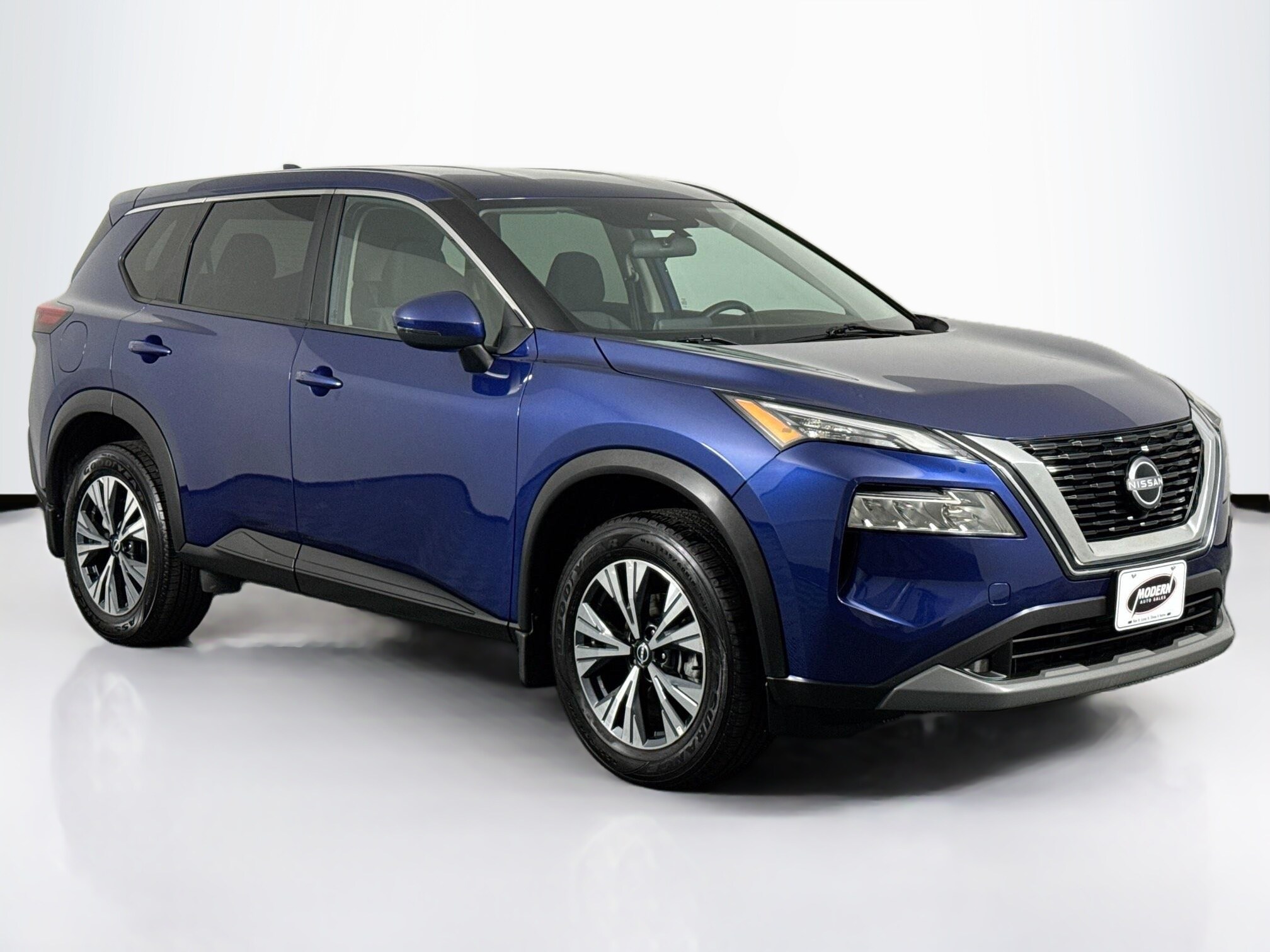 2022 Nissan Rogue SV photo 2