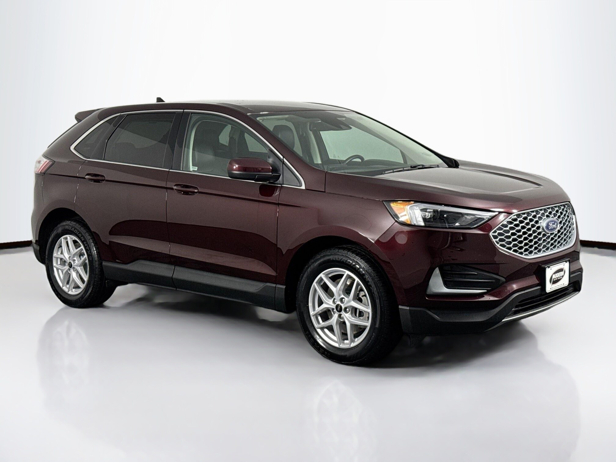 2024 Ford Edge SEL photo 2