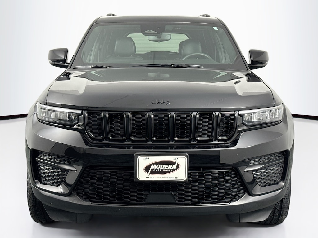 Used 2023 Jeep Grand Cherokee Altitude SUV