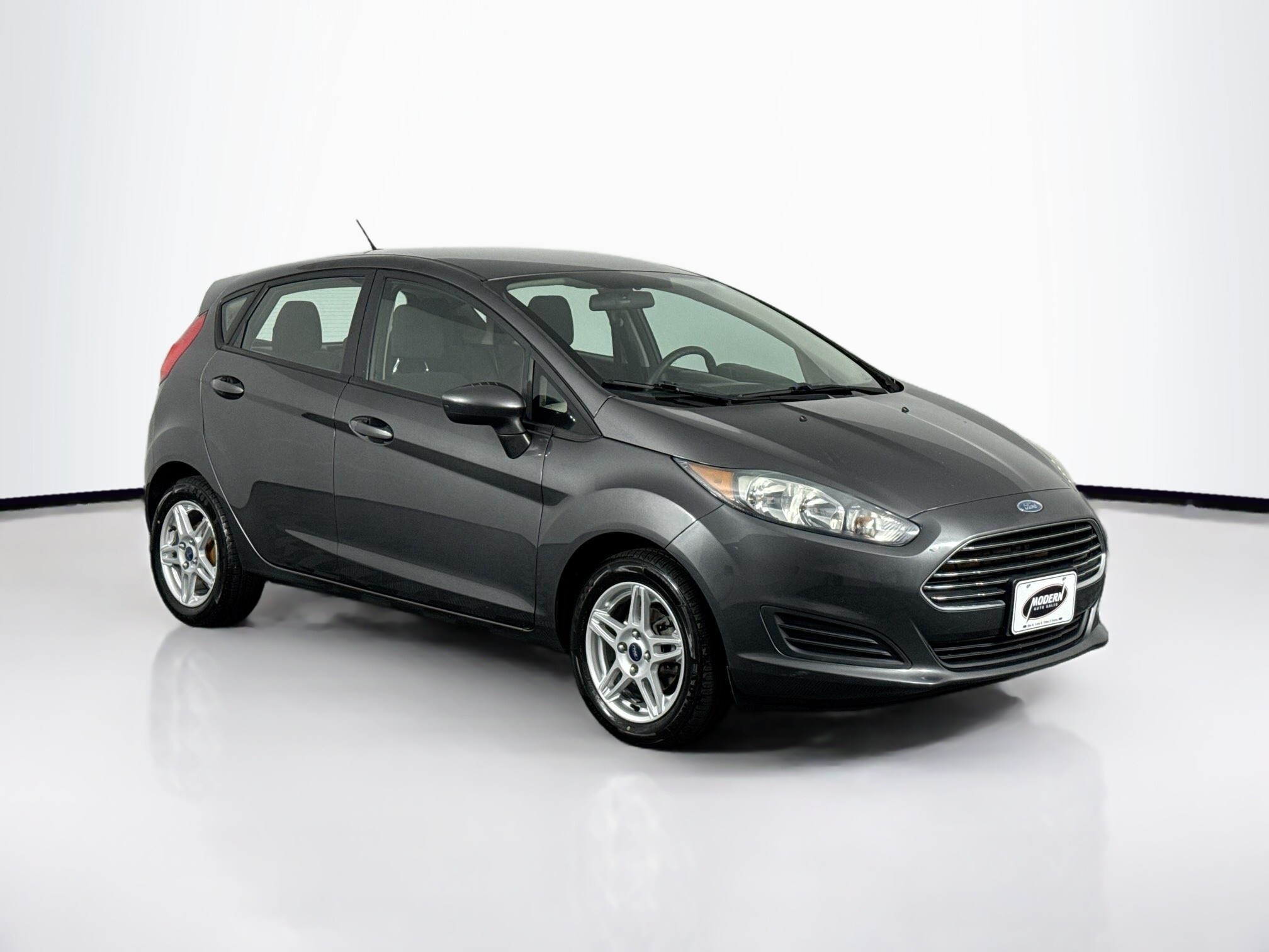 2018 Ford Fiesta SE photo 2