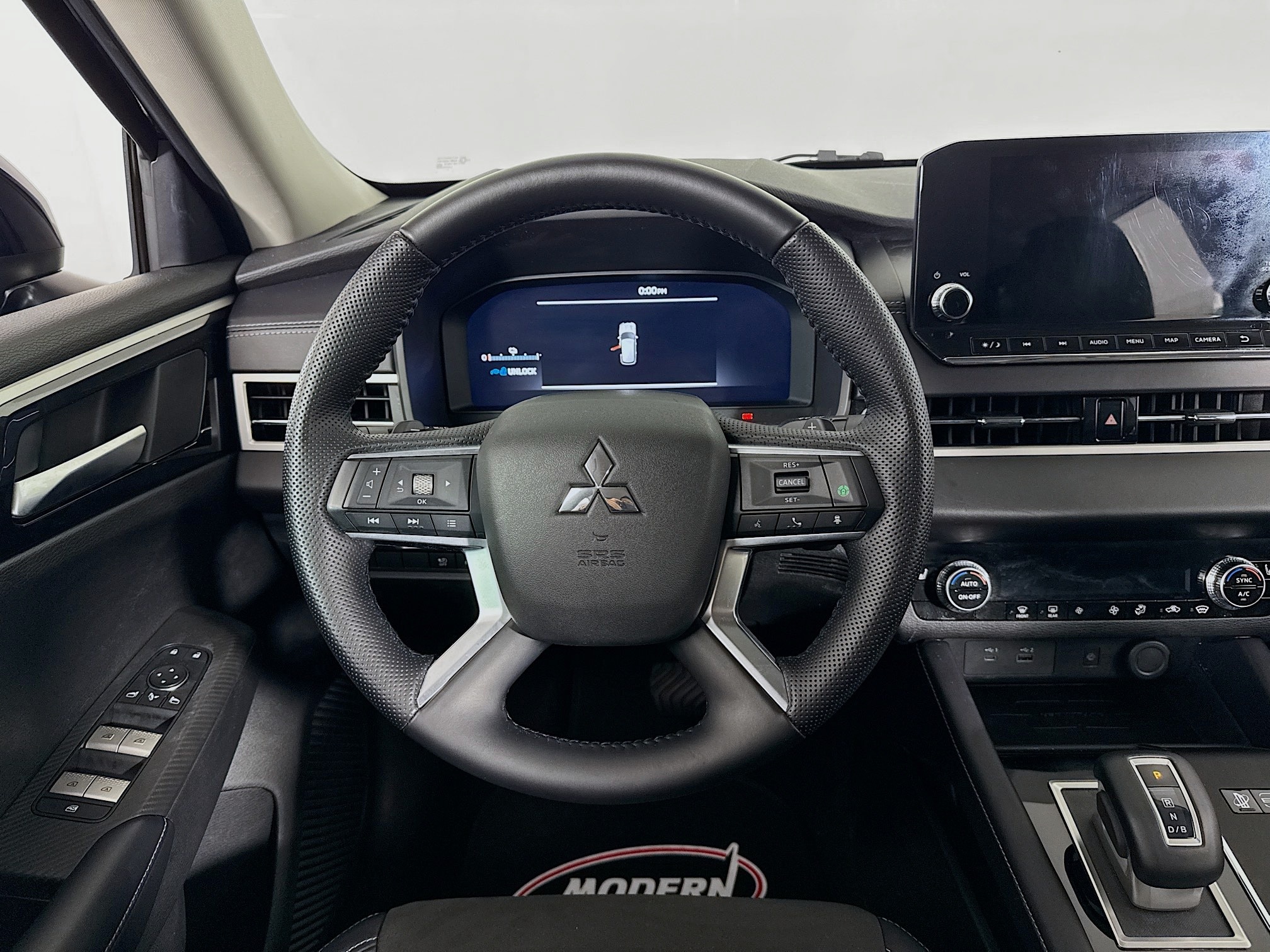 2023 Mitsubishi Outlander Plug-In Hybrid SE - Photo 26