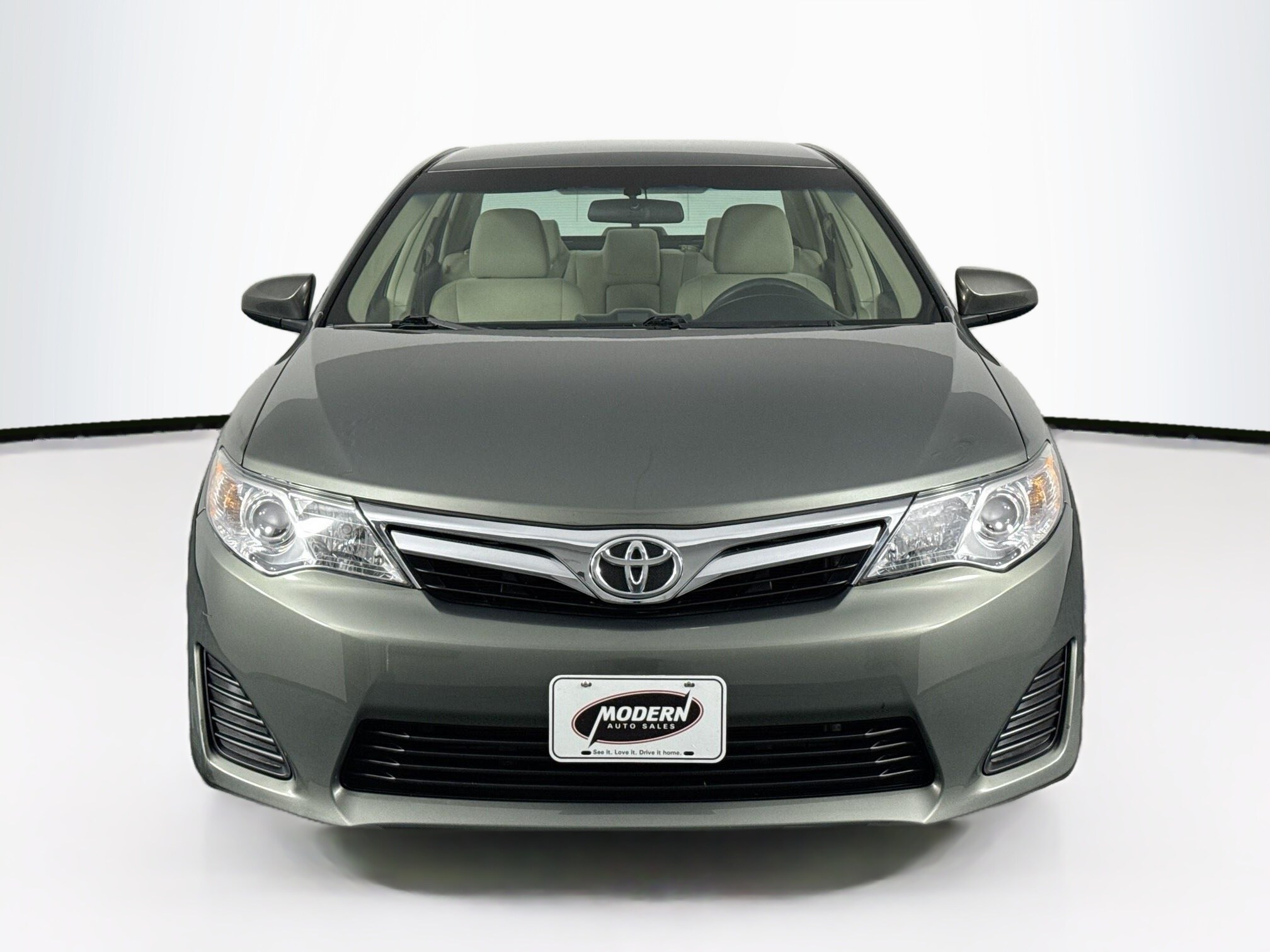 2012 Toyota Camry LE photo 4