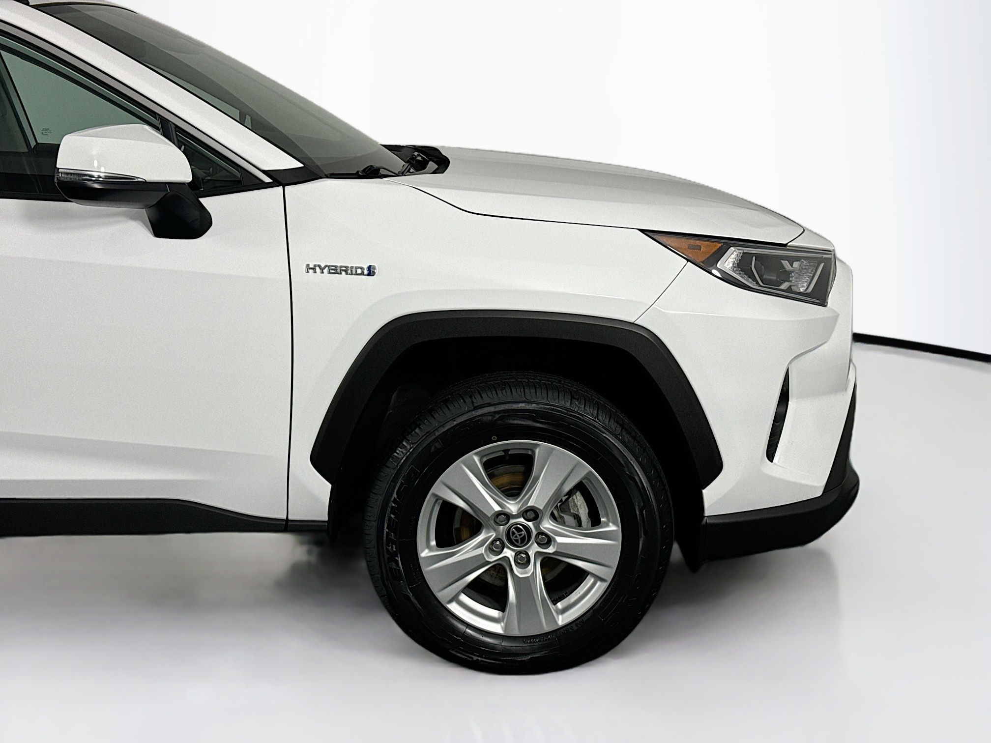 2021 Toyota RAV4 XLE - Photo 45