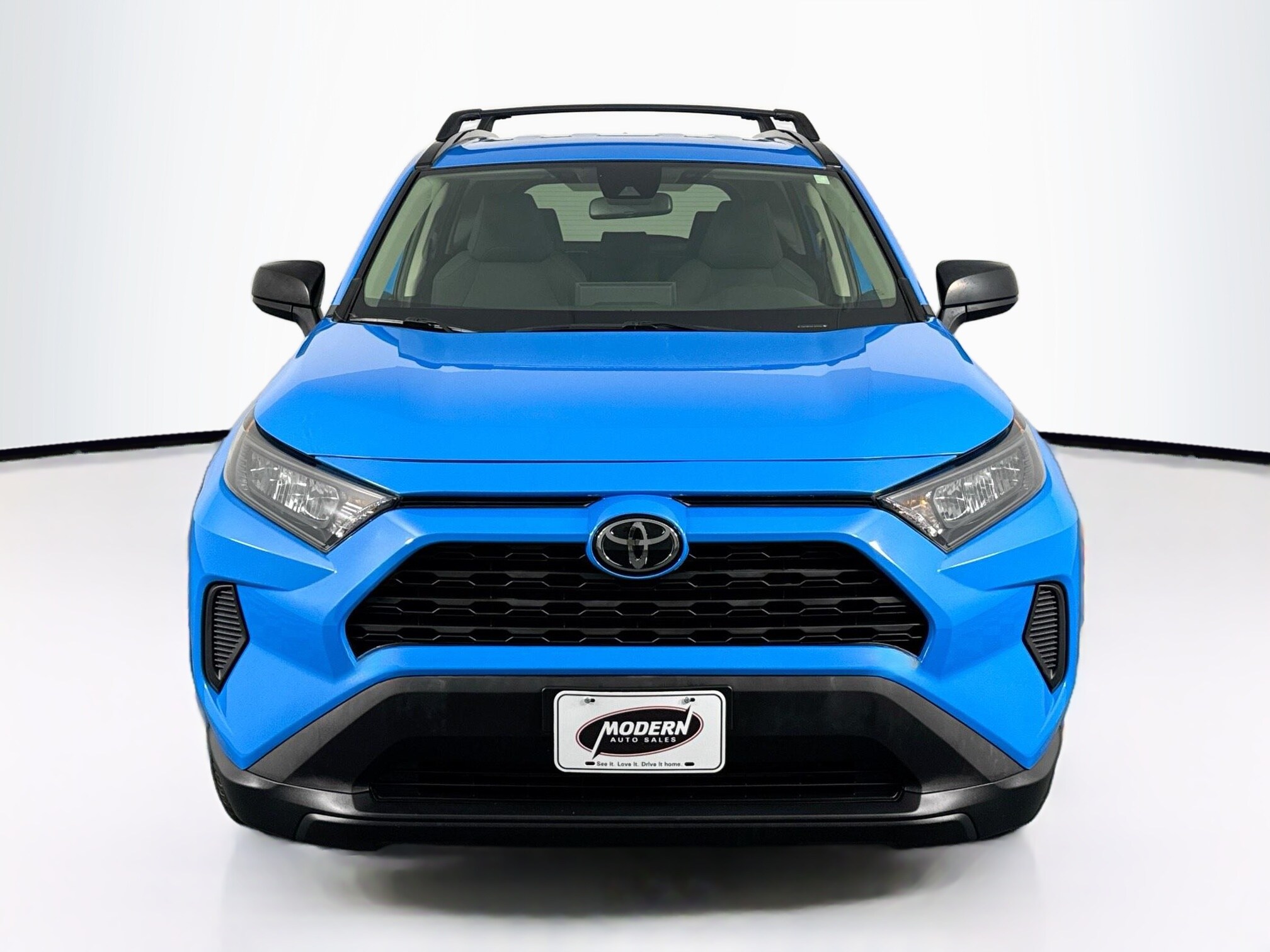 2019 Toyota RAV4 LE photo 4