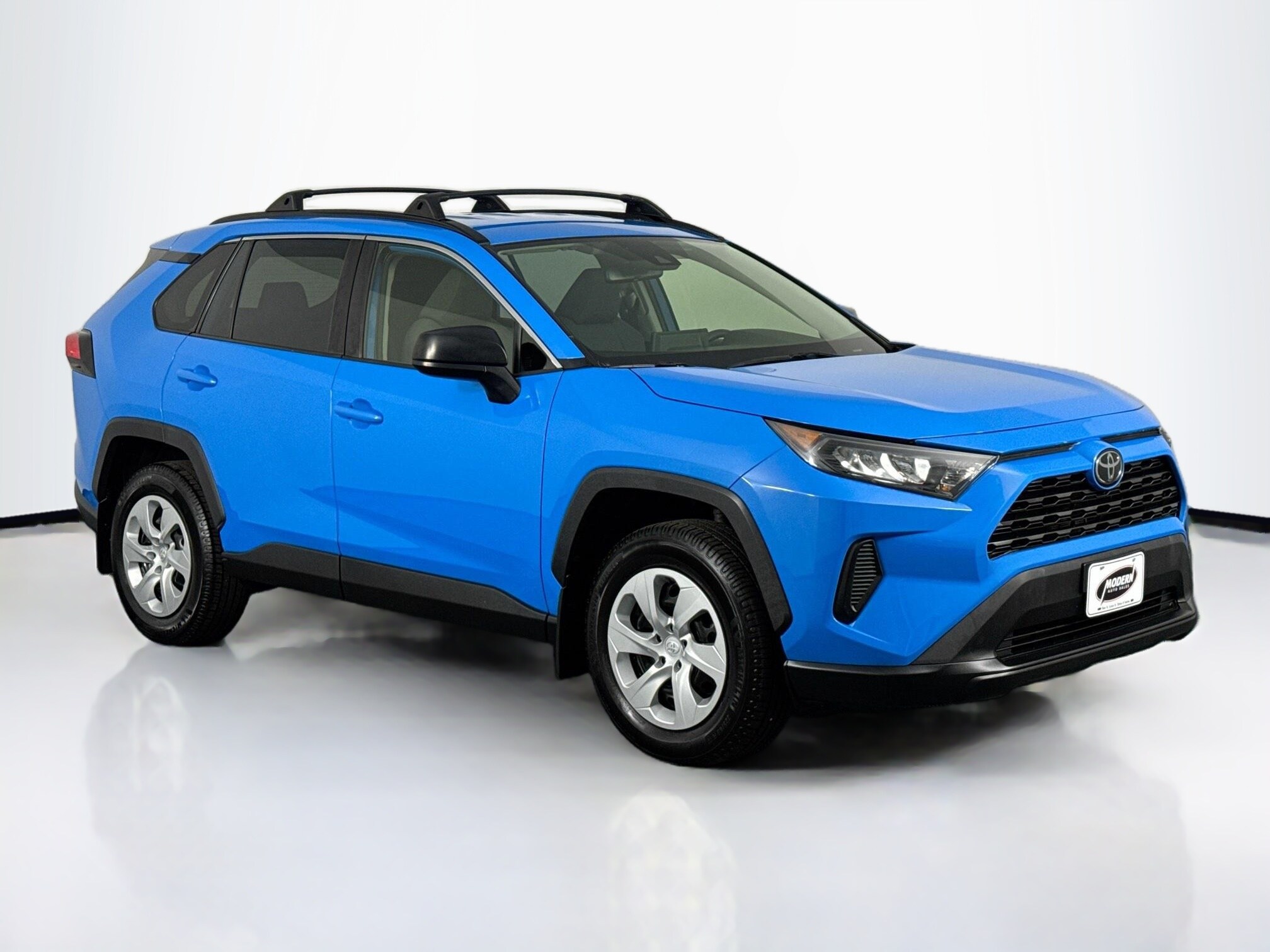 2019 Toyota RAV4 LE photo 2