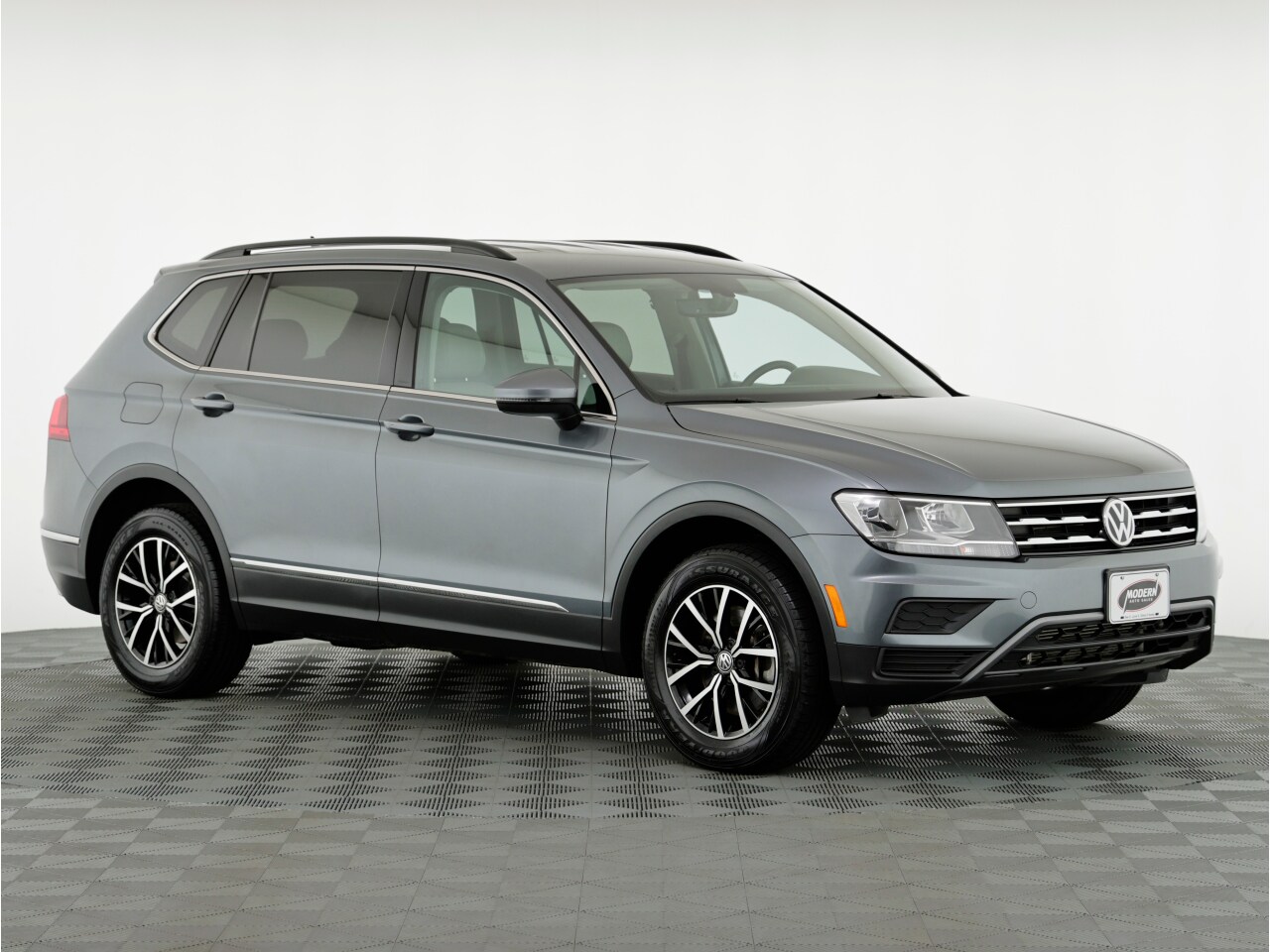 2021 Volkswagen Tiguan SE photo 2