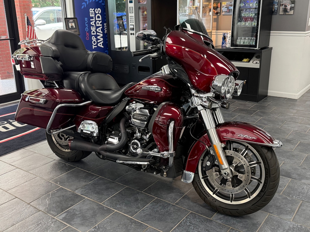 Used 2017 Harley-Davidson Electra Glide Ultra FLHTCU Motorcycle