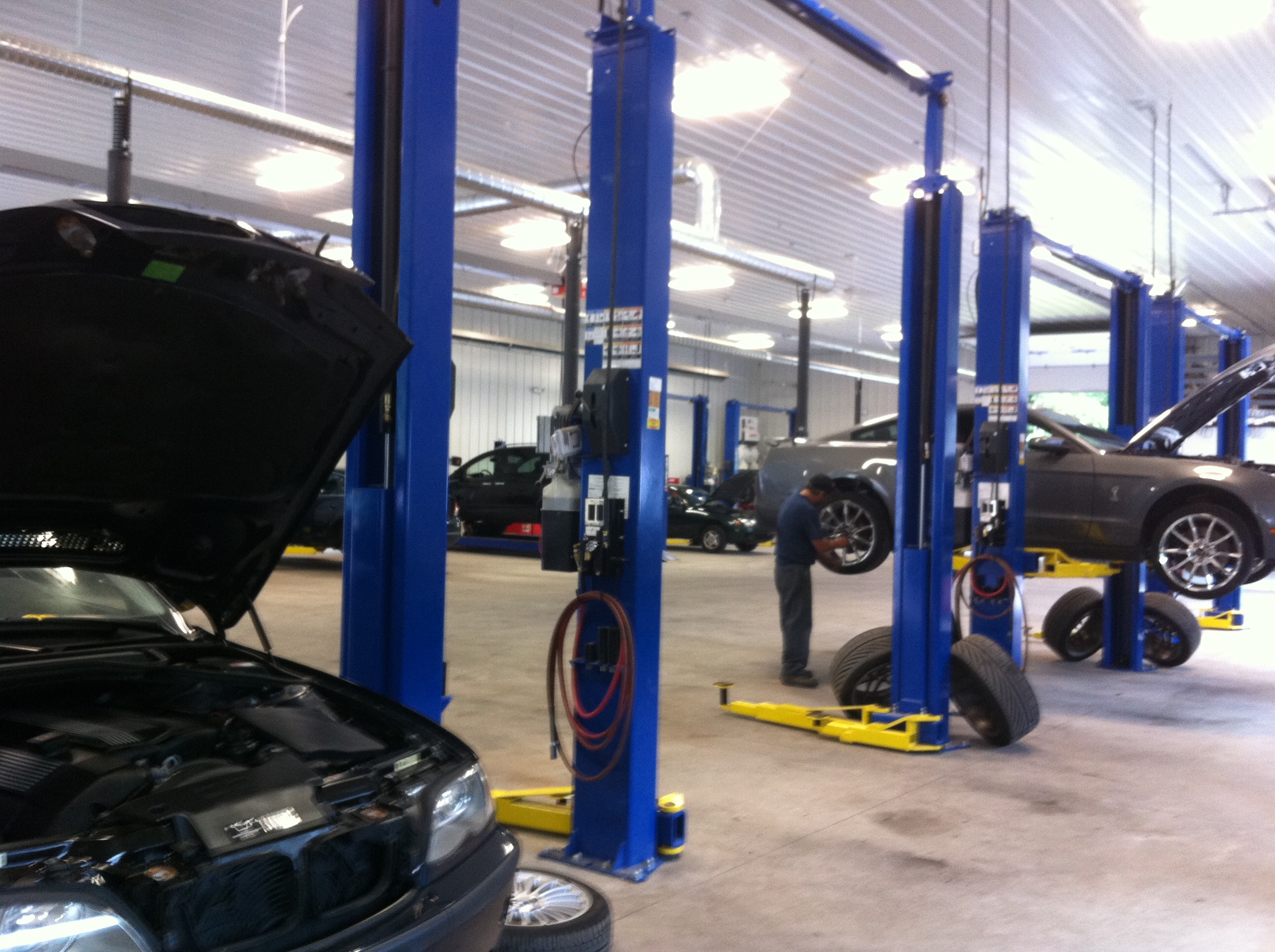 Modern Auto Sales service center