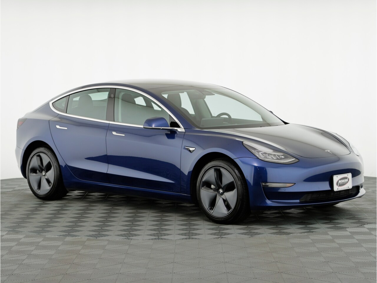 2019 Tesla Model 3 Long Range photo 2