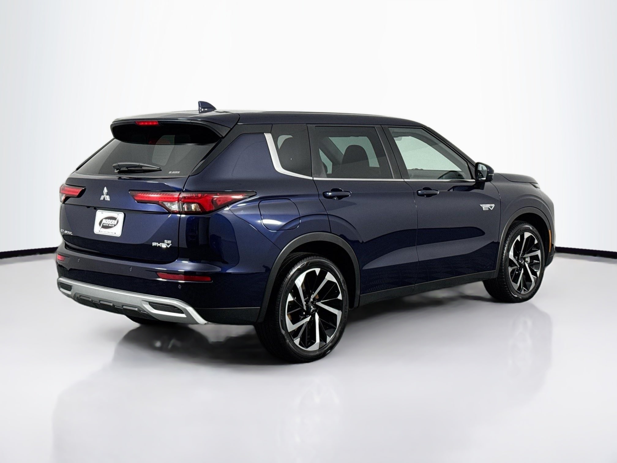 2023 Mitsubishi Outlander Plug-In Hybrid SE - Photo 15