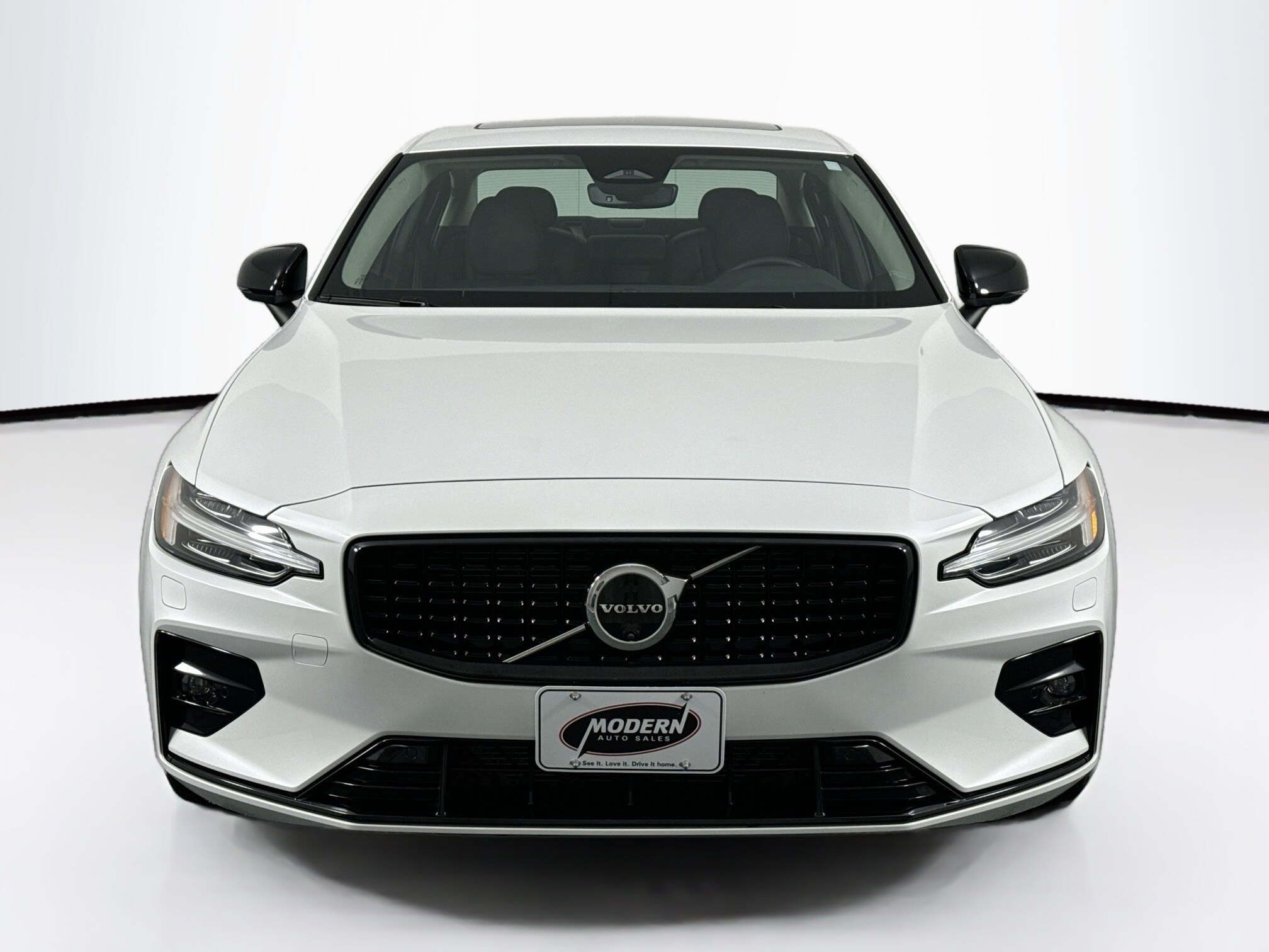 2024 Volvo S60 B5 Plus photo 4