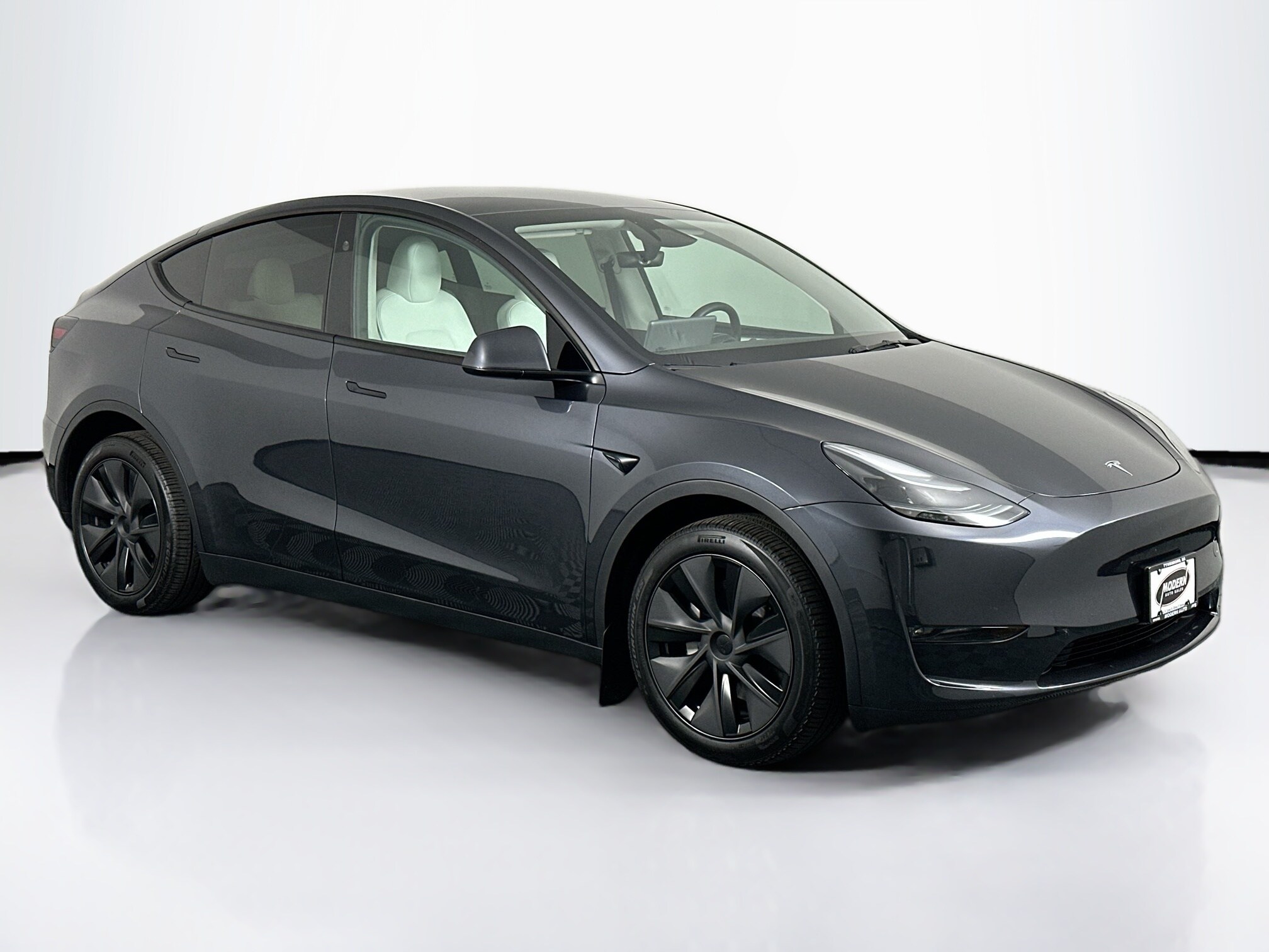 2025 Tesla Model Y Long Range photo 2