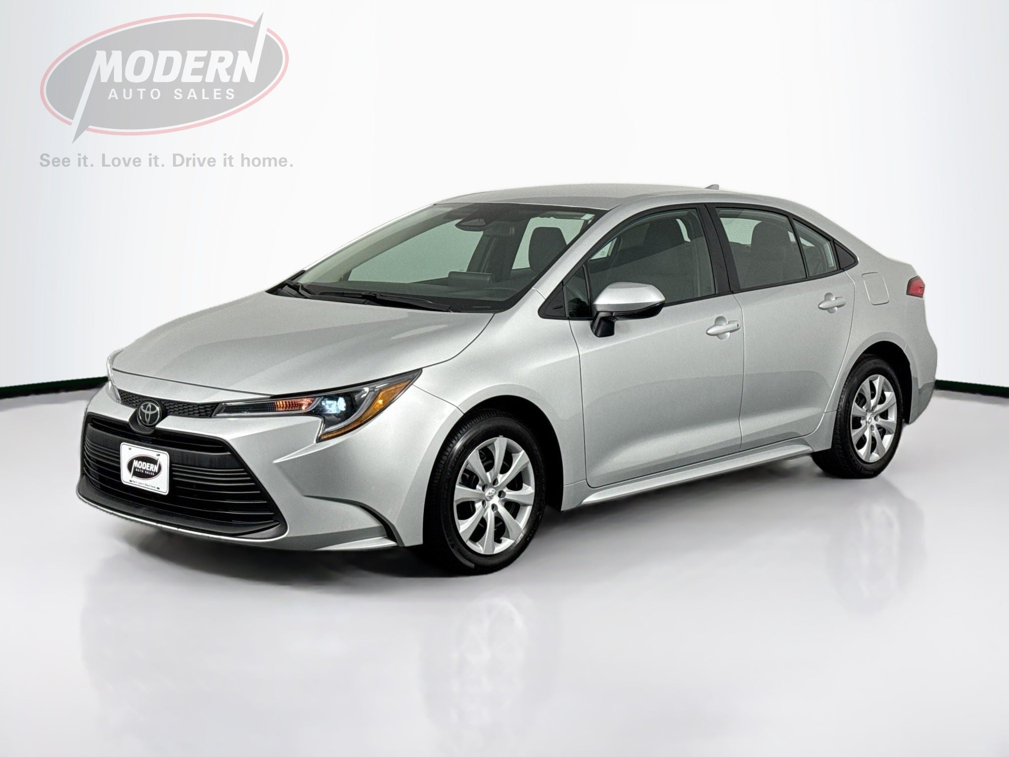 2024 Toyota Corolla LE's photo