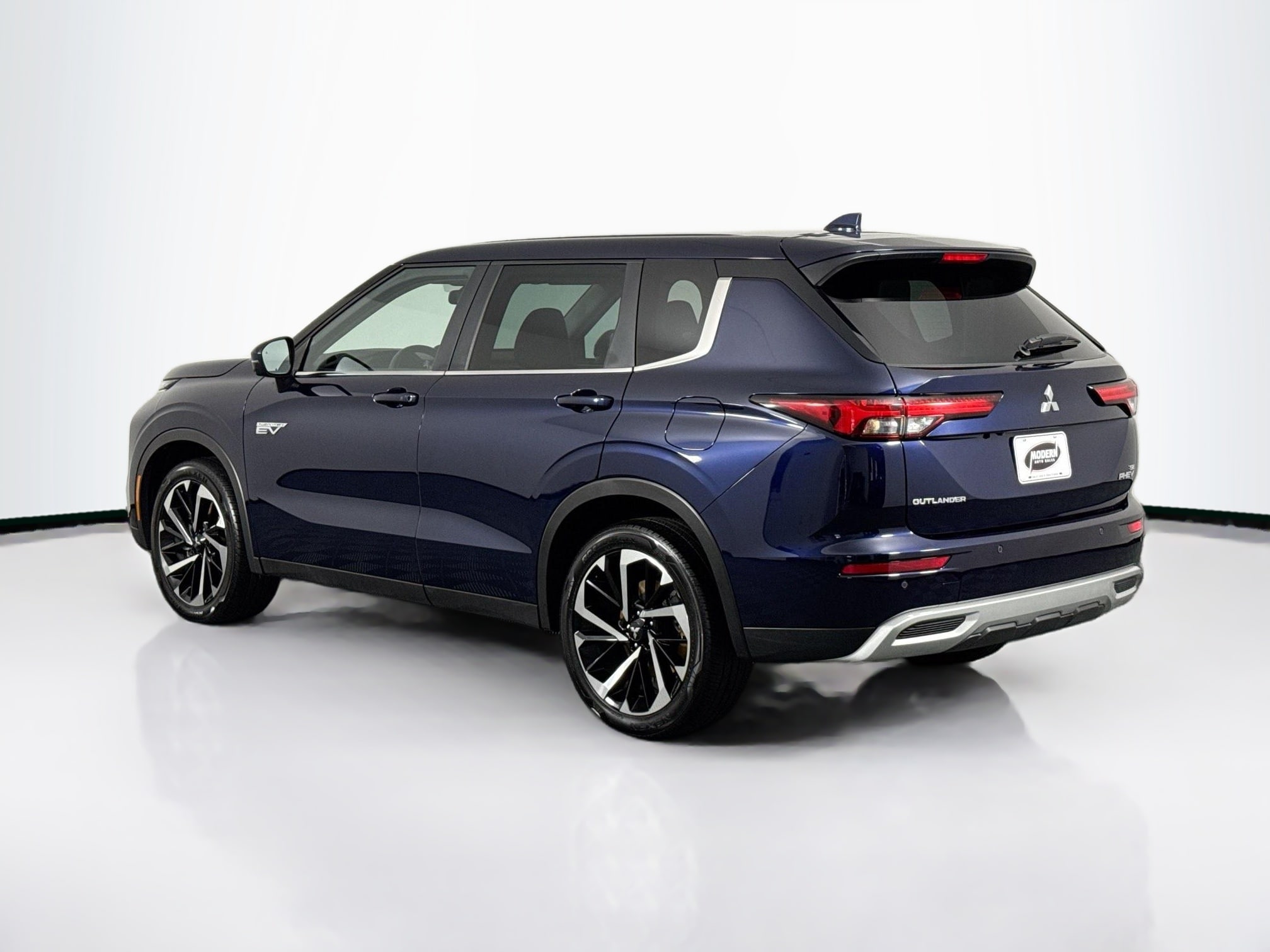 2023 Mitsubishi Outlander Plug-In Hybrid SE - Photo 13