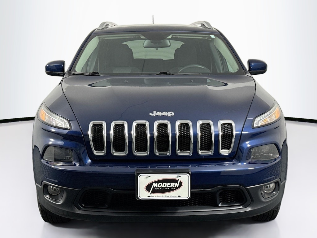 Used 2018 Jeep Cherokee Latitude SUV