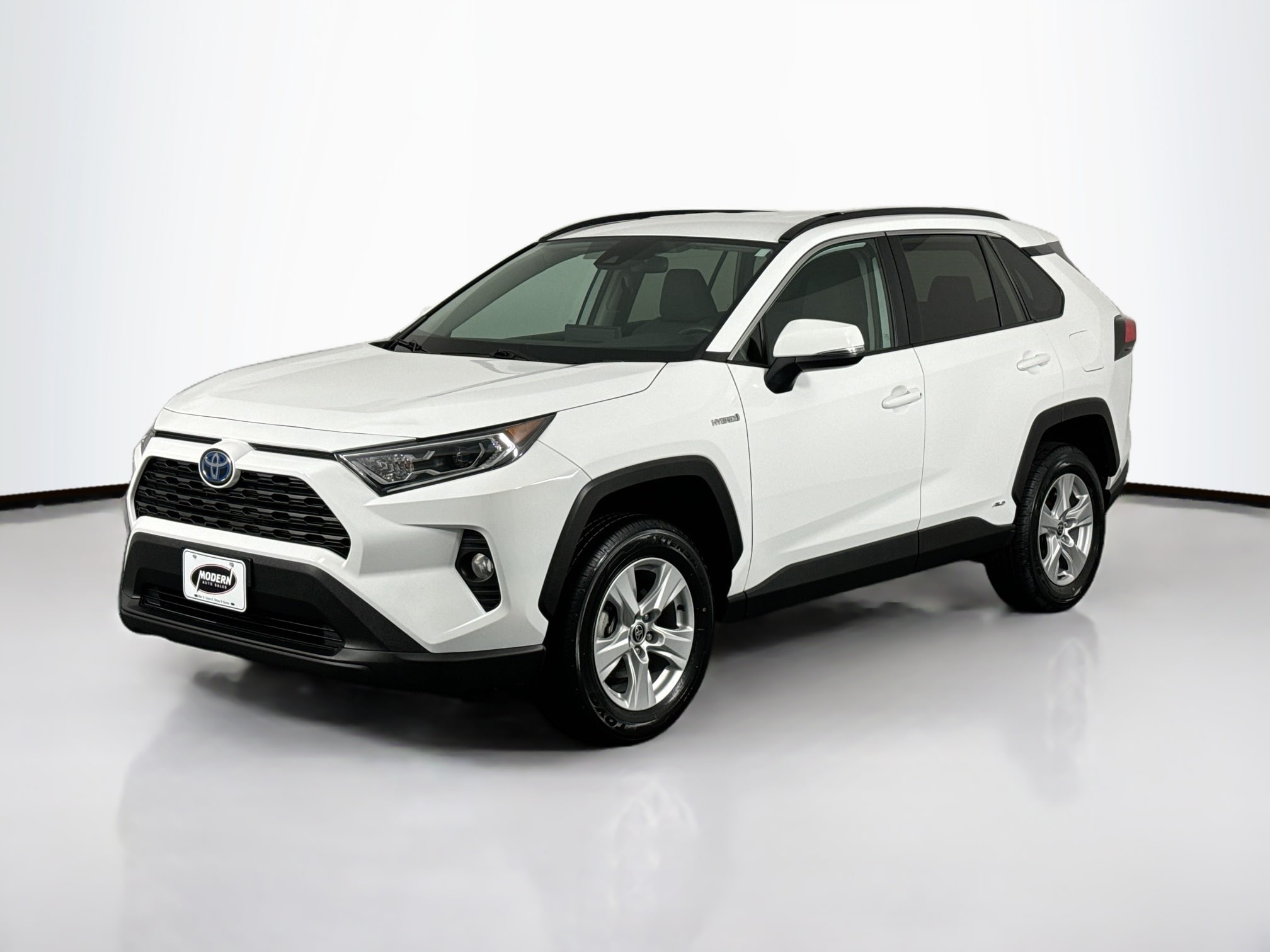 2021 Toyota RAV4 XLE - Photo 6
