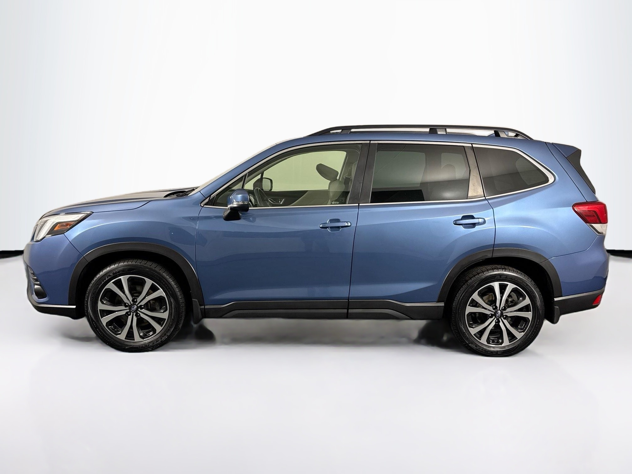 2022 Subaru Forester Limited - Photo 11