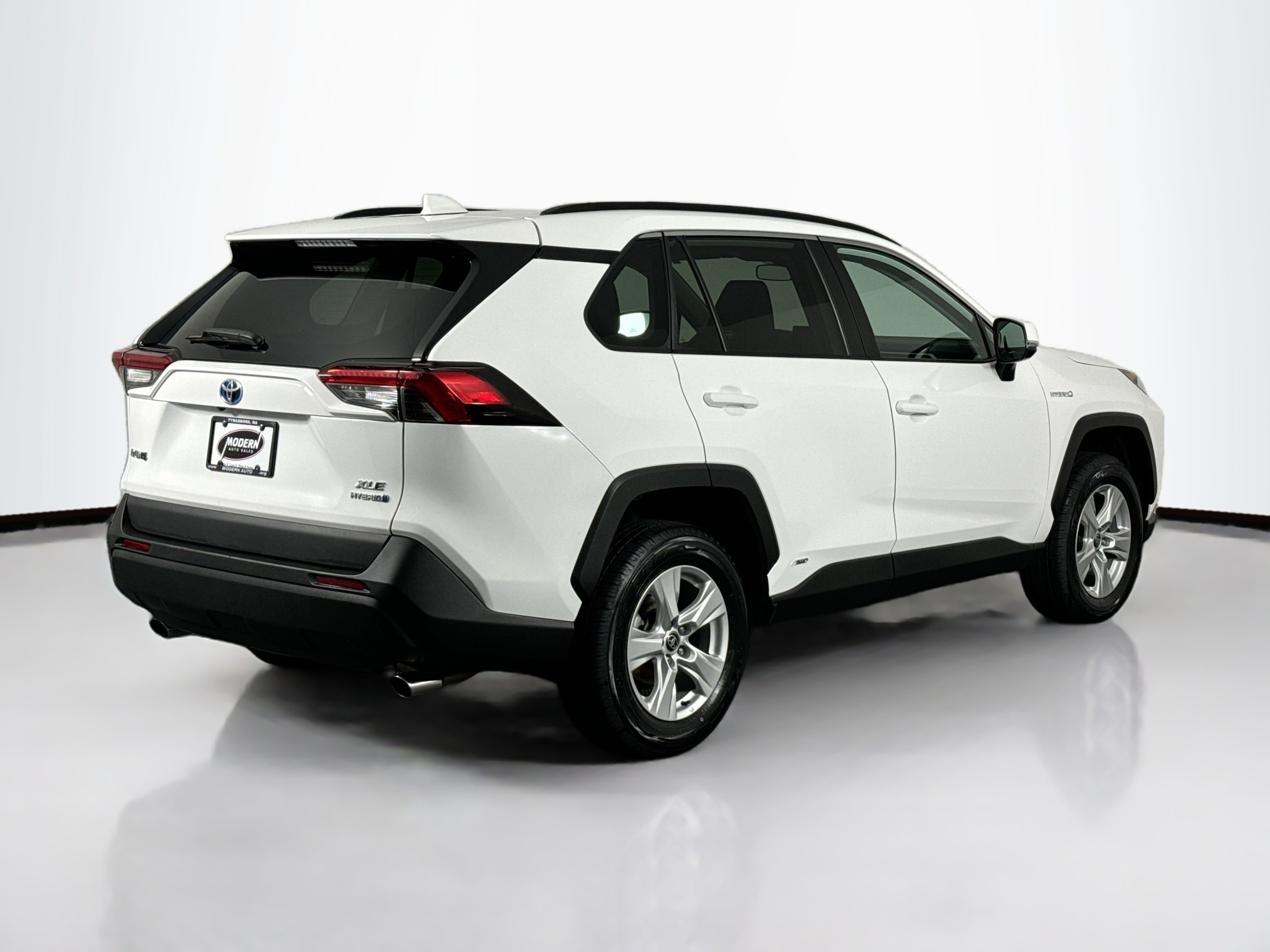 2021 Toyota RAV4 XLE - Photo 11
