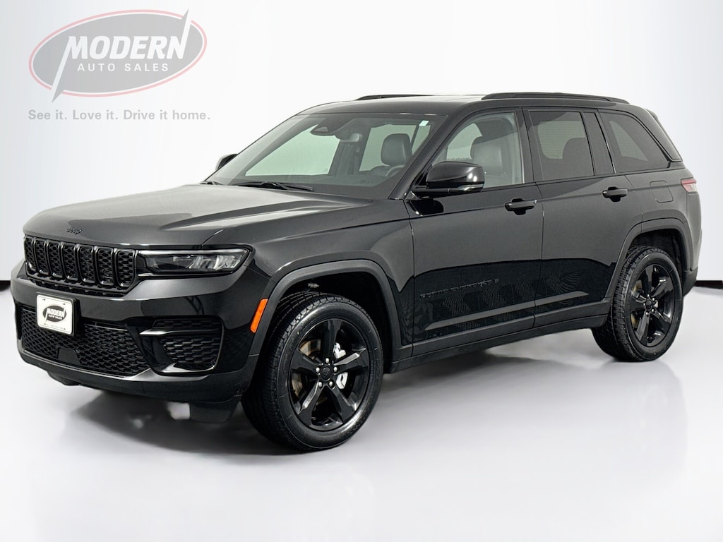 Used 2023 Jeep Grand Cherokee Altitude SUV