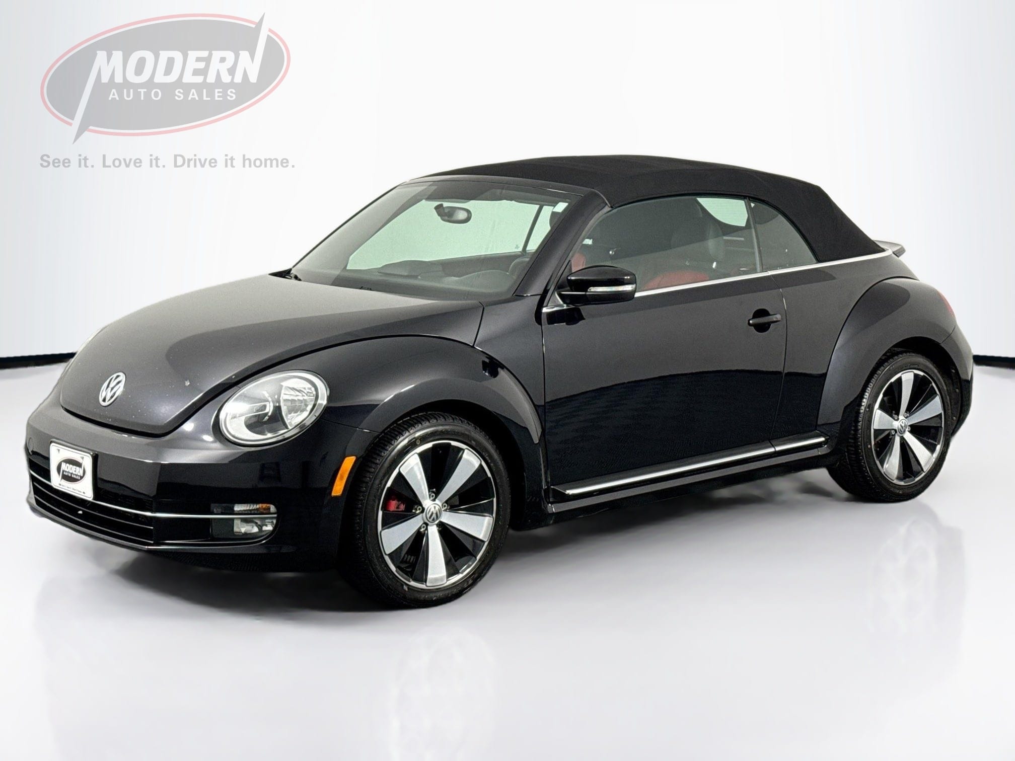 2013 Volkswagen Beetle 2.0's photo