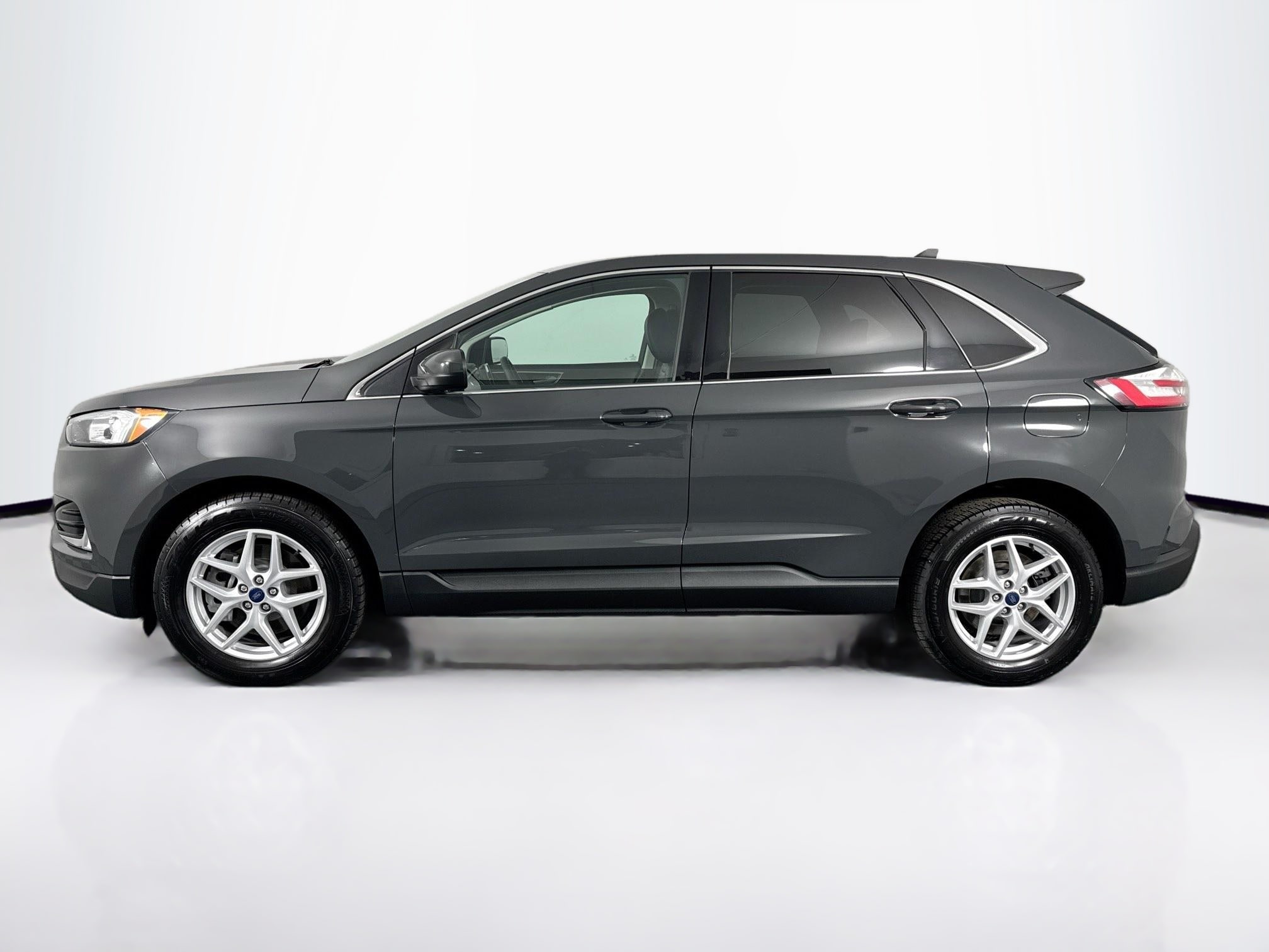 2021 Ford Edge SEL - Photo 11