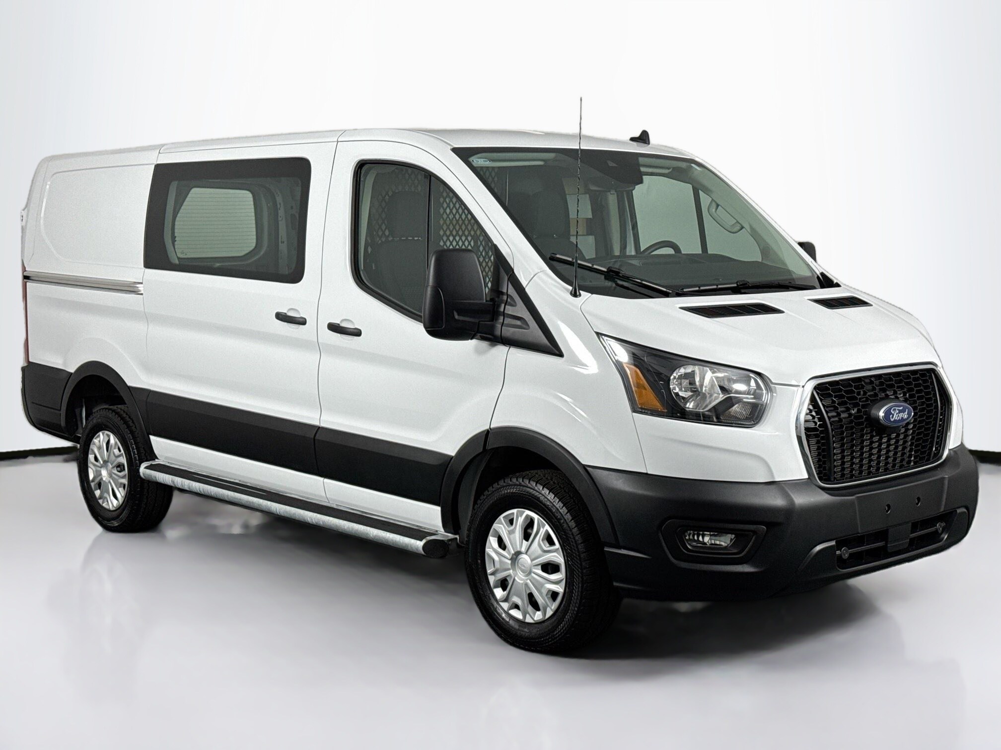 2024 Ford Transit photo 2