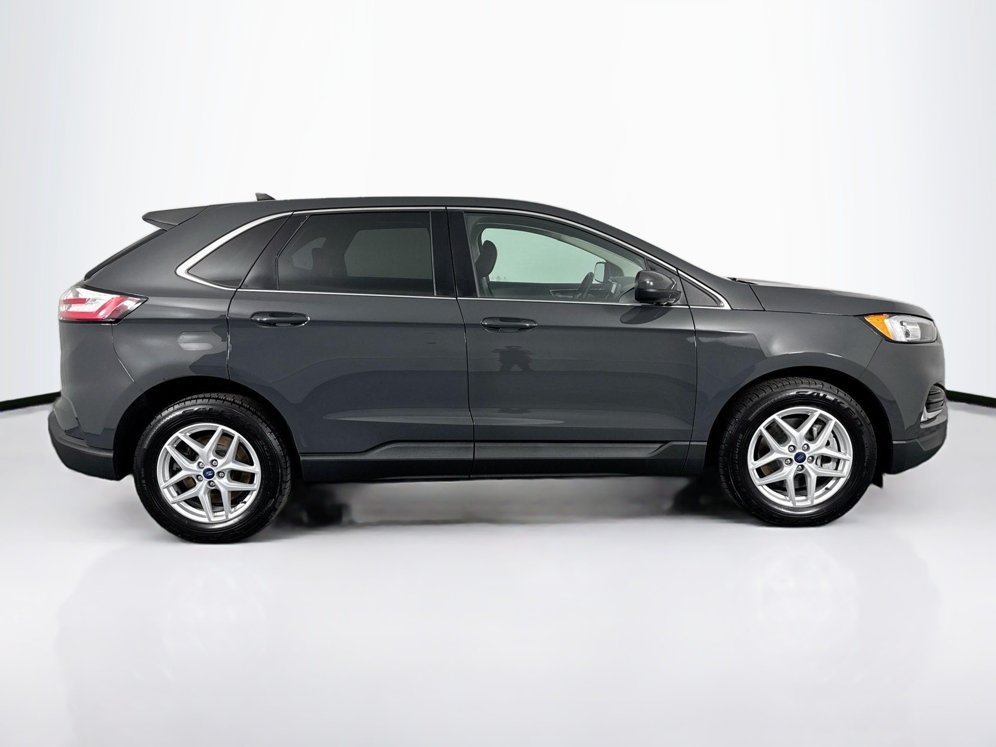 2021 Ford Edge SEL - Photo 16