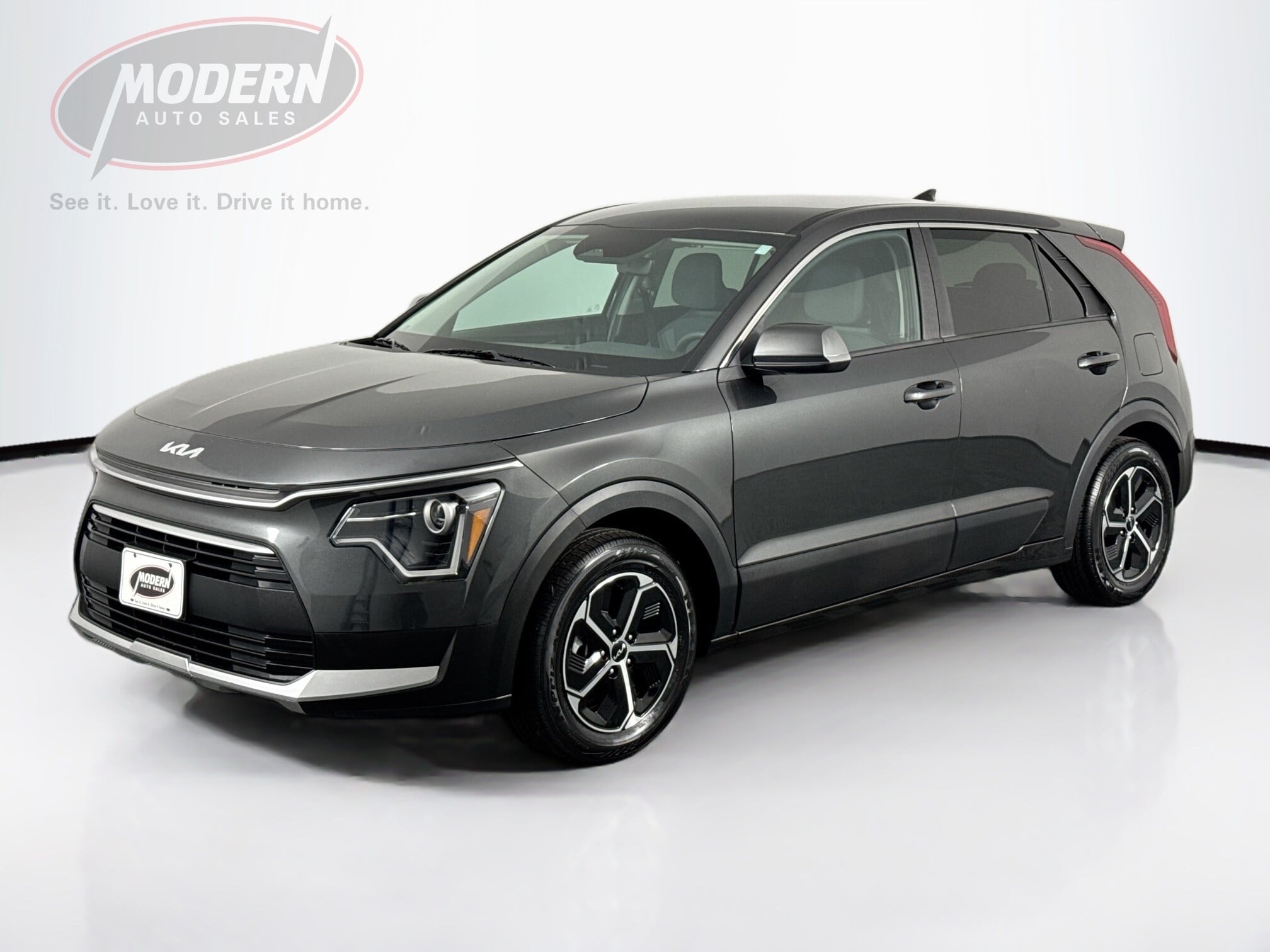 2023 Kia Niro LX HEV's photo