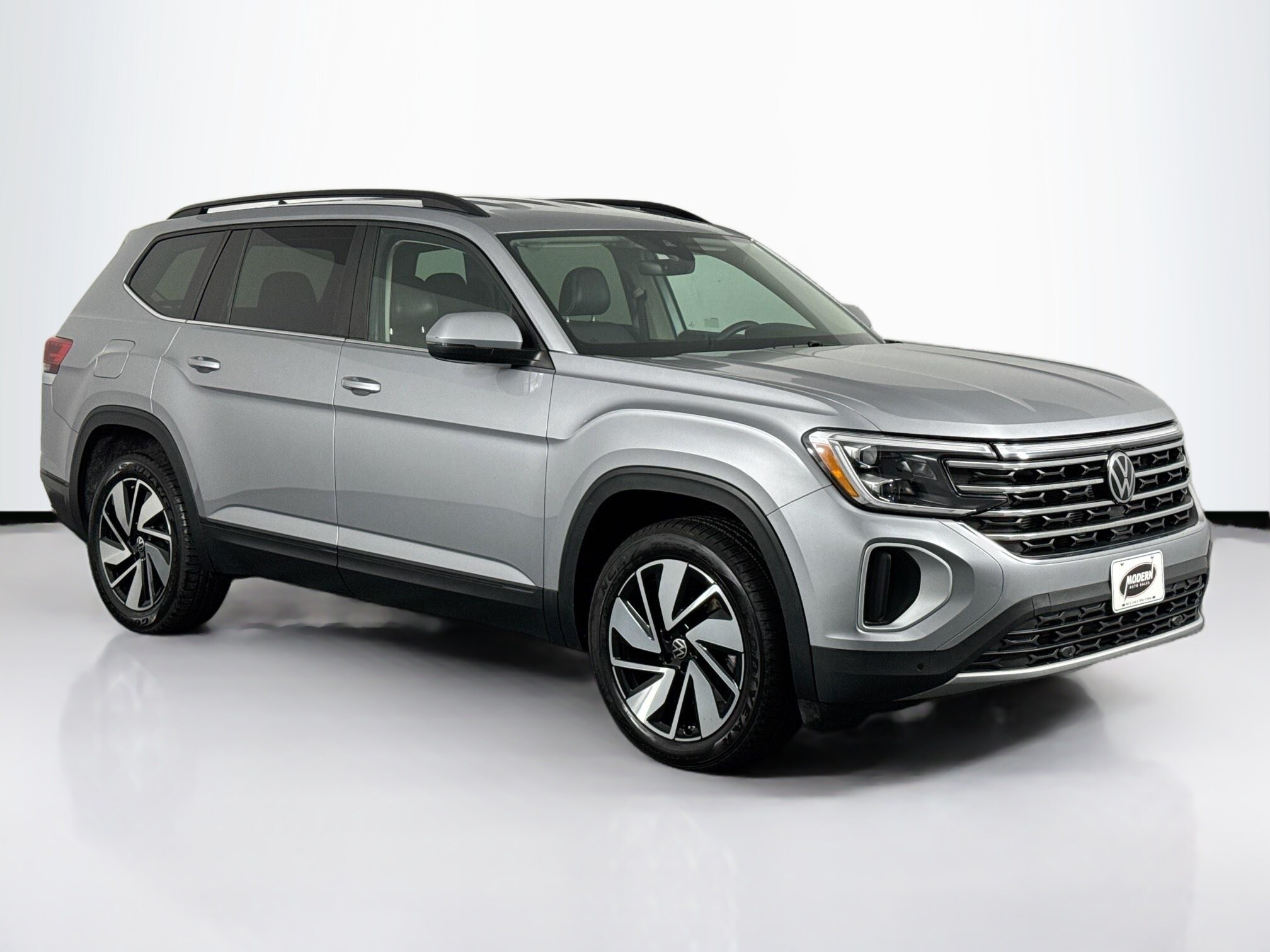 2024 Volkswagen Atlas SE Technology photo 2