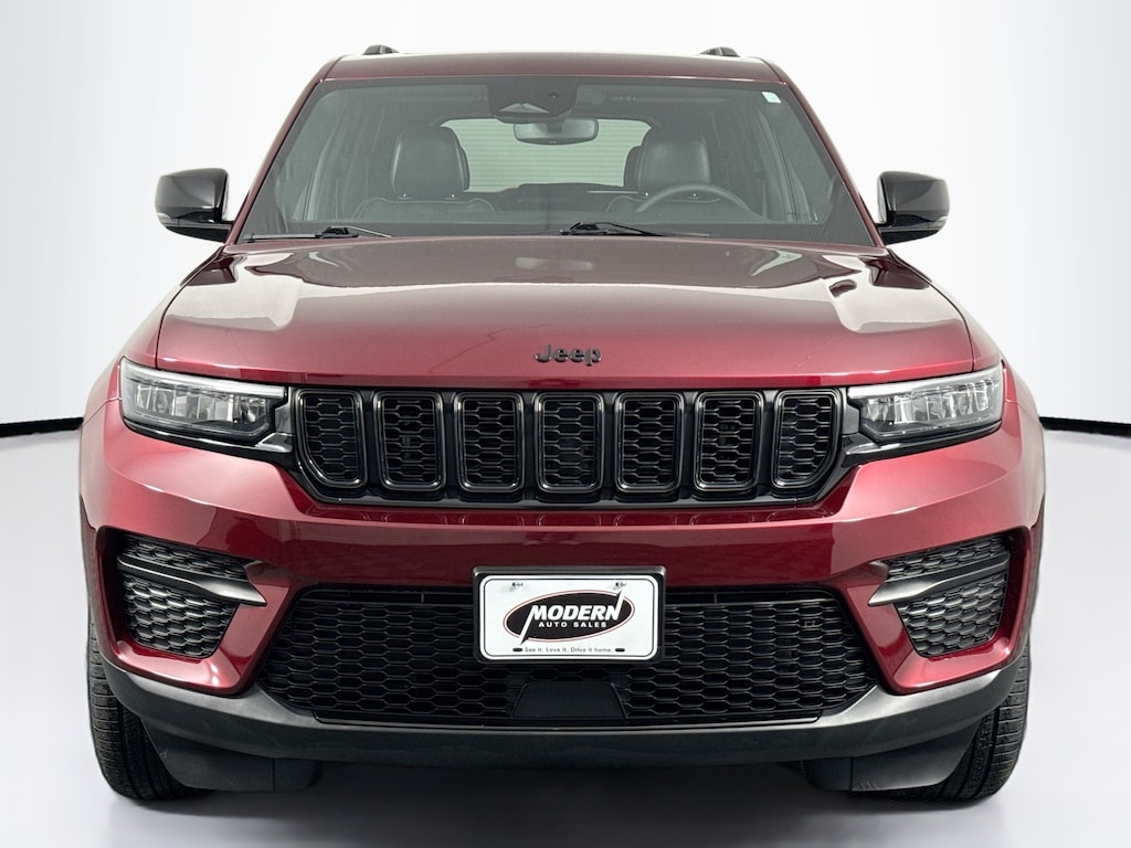 Used 2023 Jeep Grand Cherokee Altitude SUV