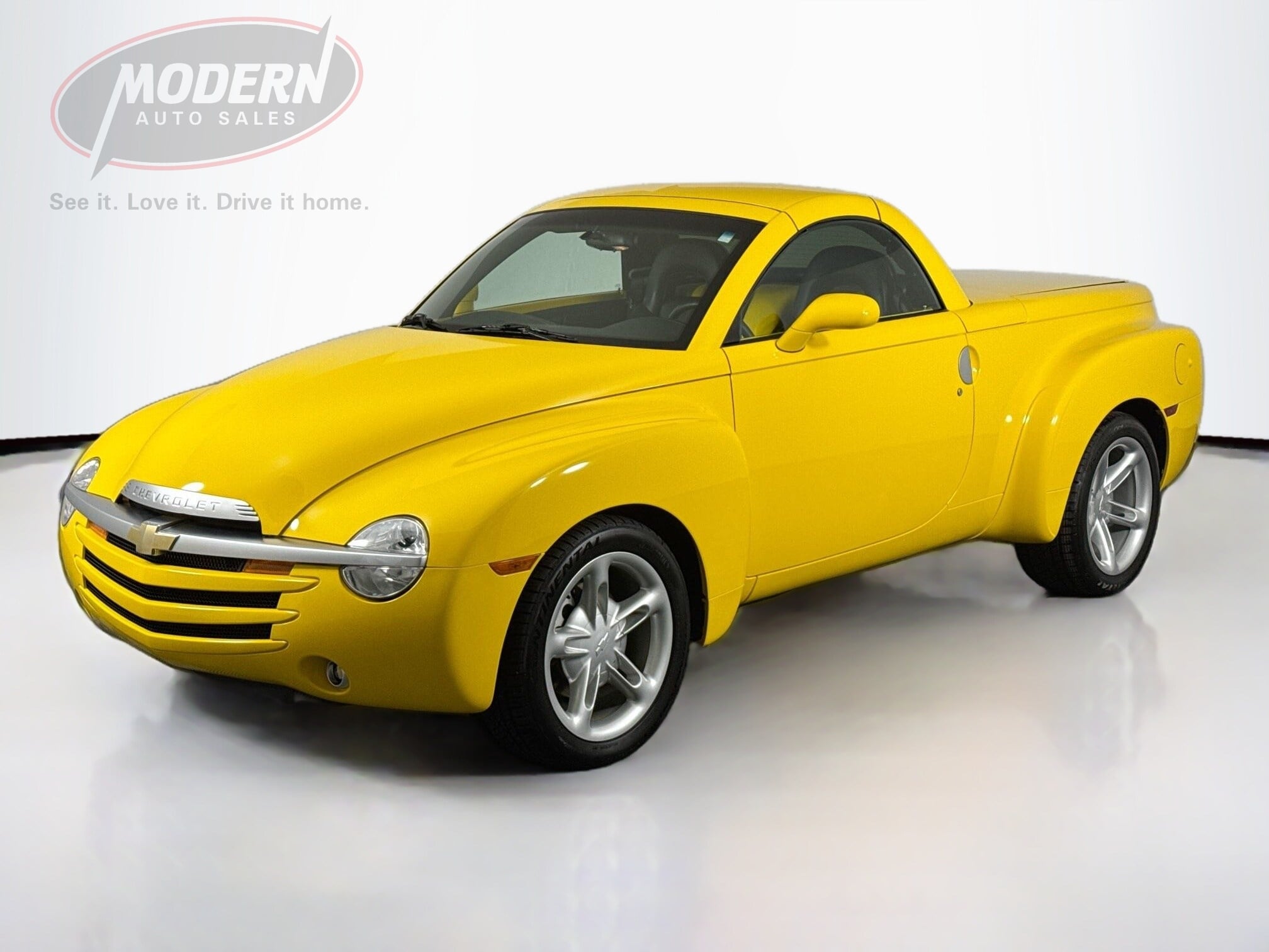 Millennium Yellow 2004 Chevrolet SSR Convertible Rear-Wheel Drive Automatic