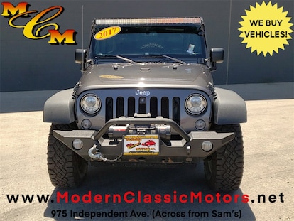 Used 2017 Jeep Wrangler JK Unlimited For Sale at Modern Classic Motors |  VIN: 1C4BJWFG0HL702195