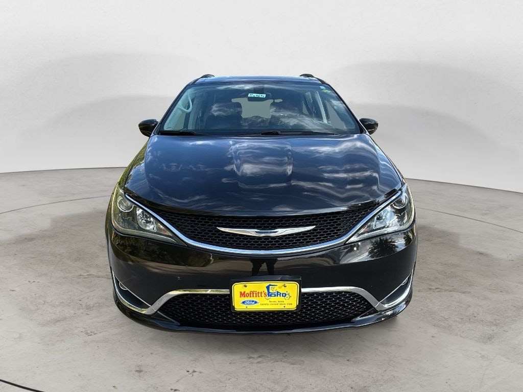 Used 2017 Chrysler Pacifica Touring L Minivan/Van