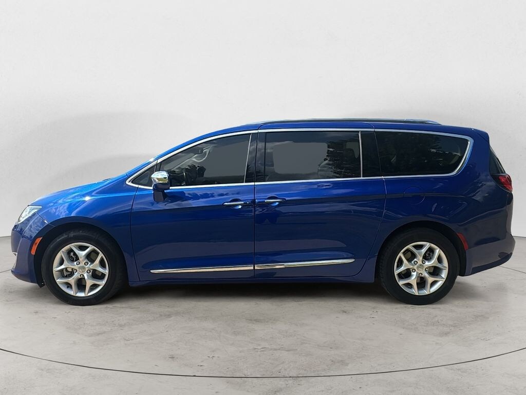 Used 2020 Chrysler Pacifica Limited Minivan/Van