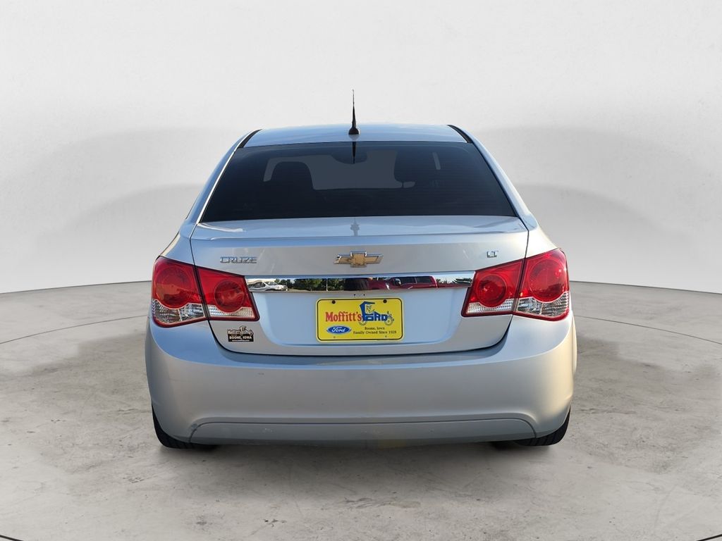 2014 Chevrolet Cruze photo 2
