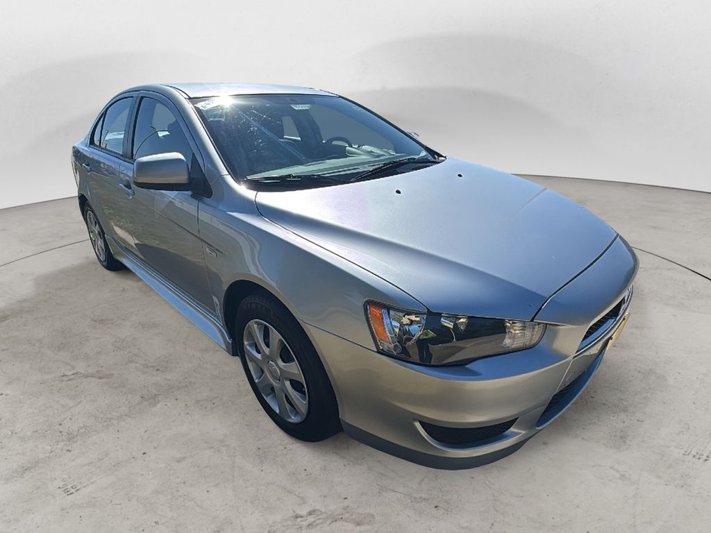 2014 Mitsubishi Lancer ES photo 3