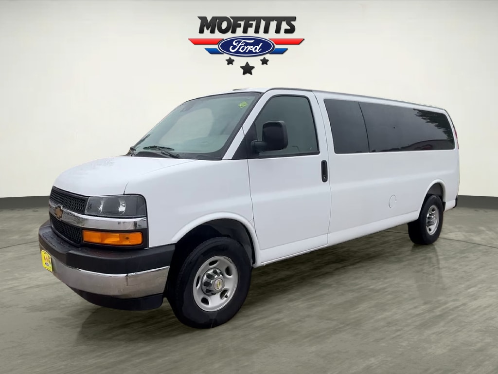 2025 Chevrolet Express Passenger